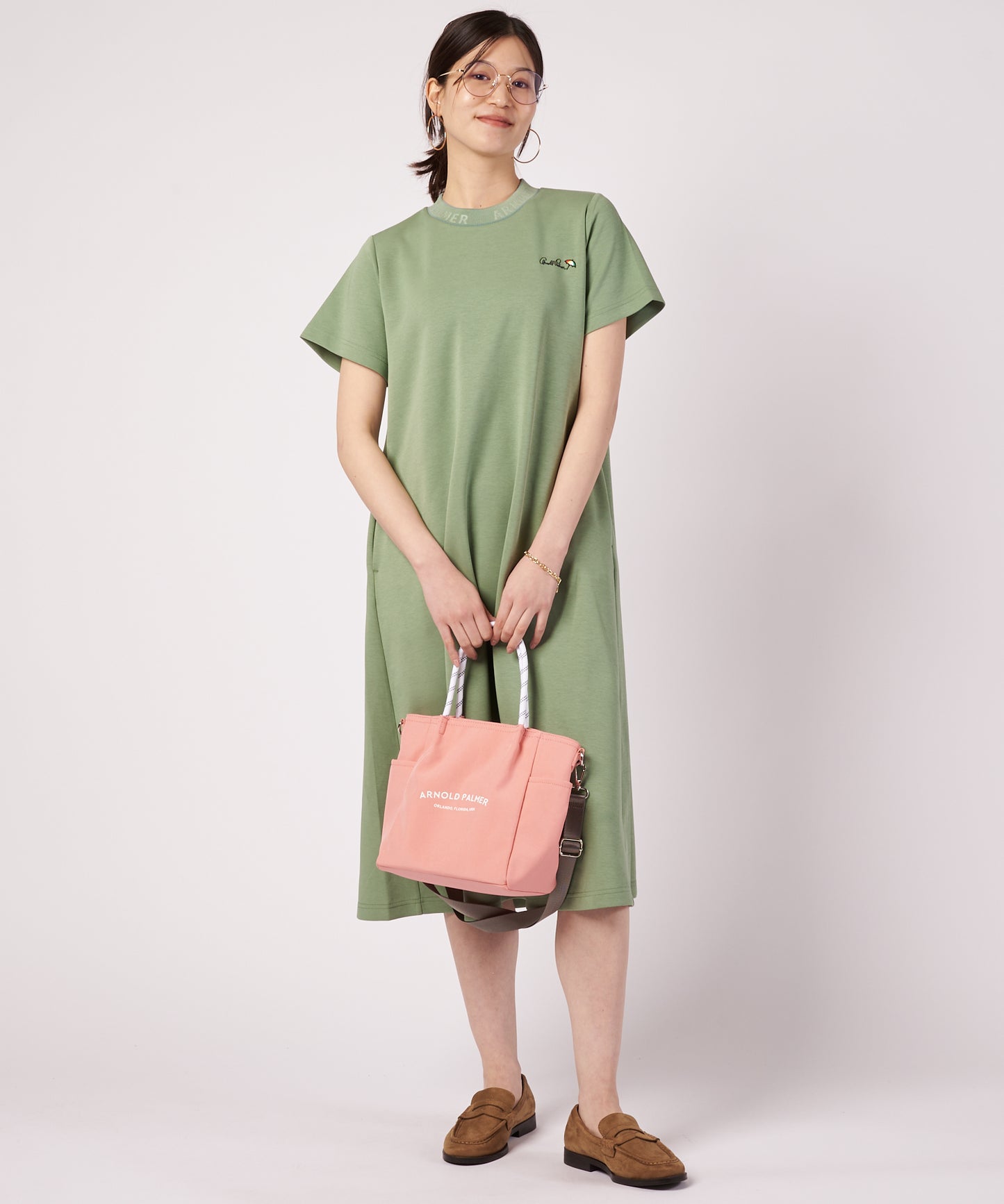 シルキーポンチ 衿ロゴ カットワンピース