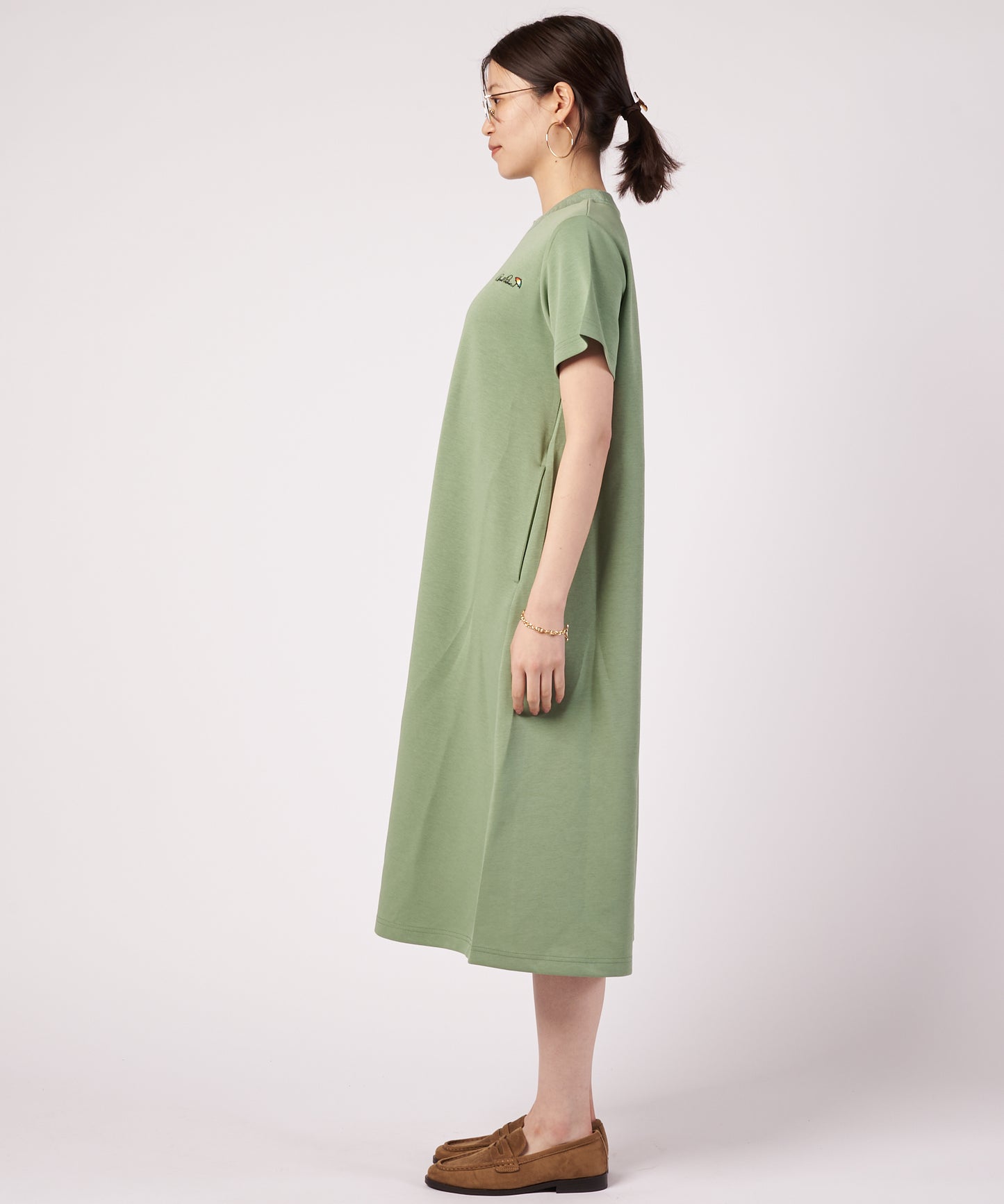 シルキーポンチ 衿ロゴ カットワンピース