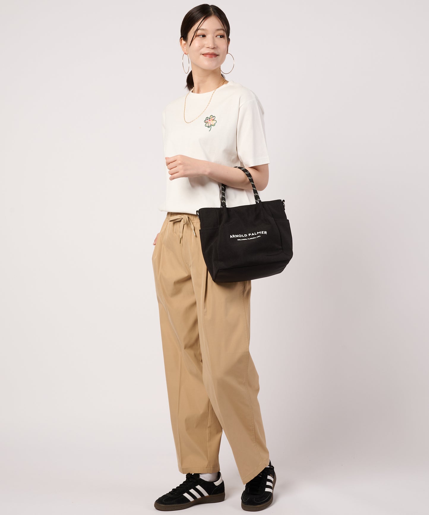 クローバーモチーフ シェア Tシャツ