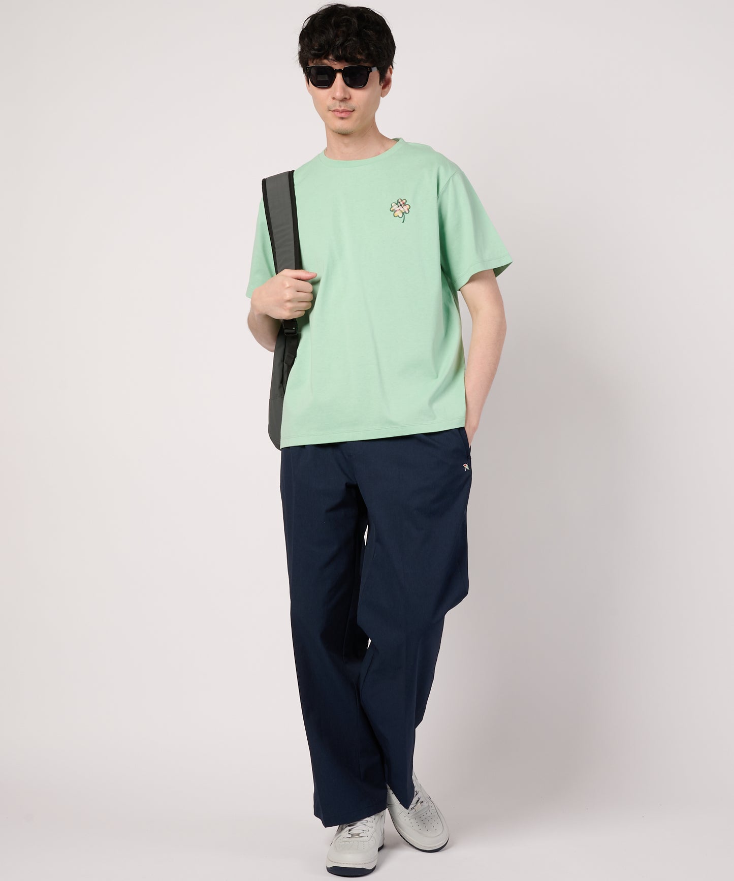 クローバーモチーフ シェア Tシャツ
