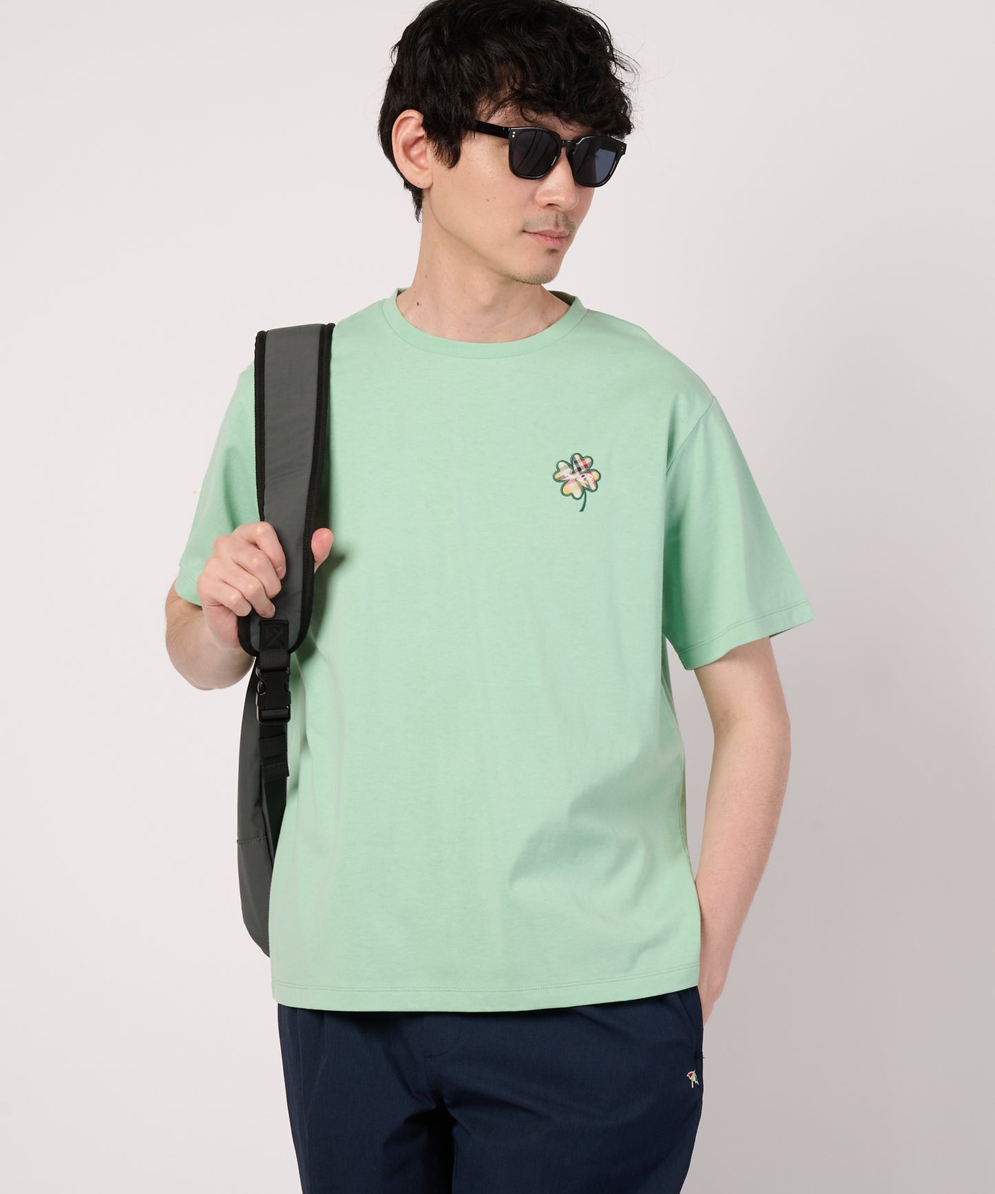 クローバーモチーフ シェア Tシャツ