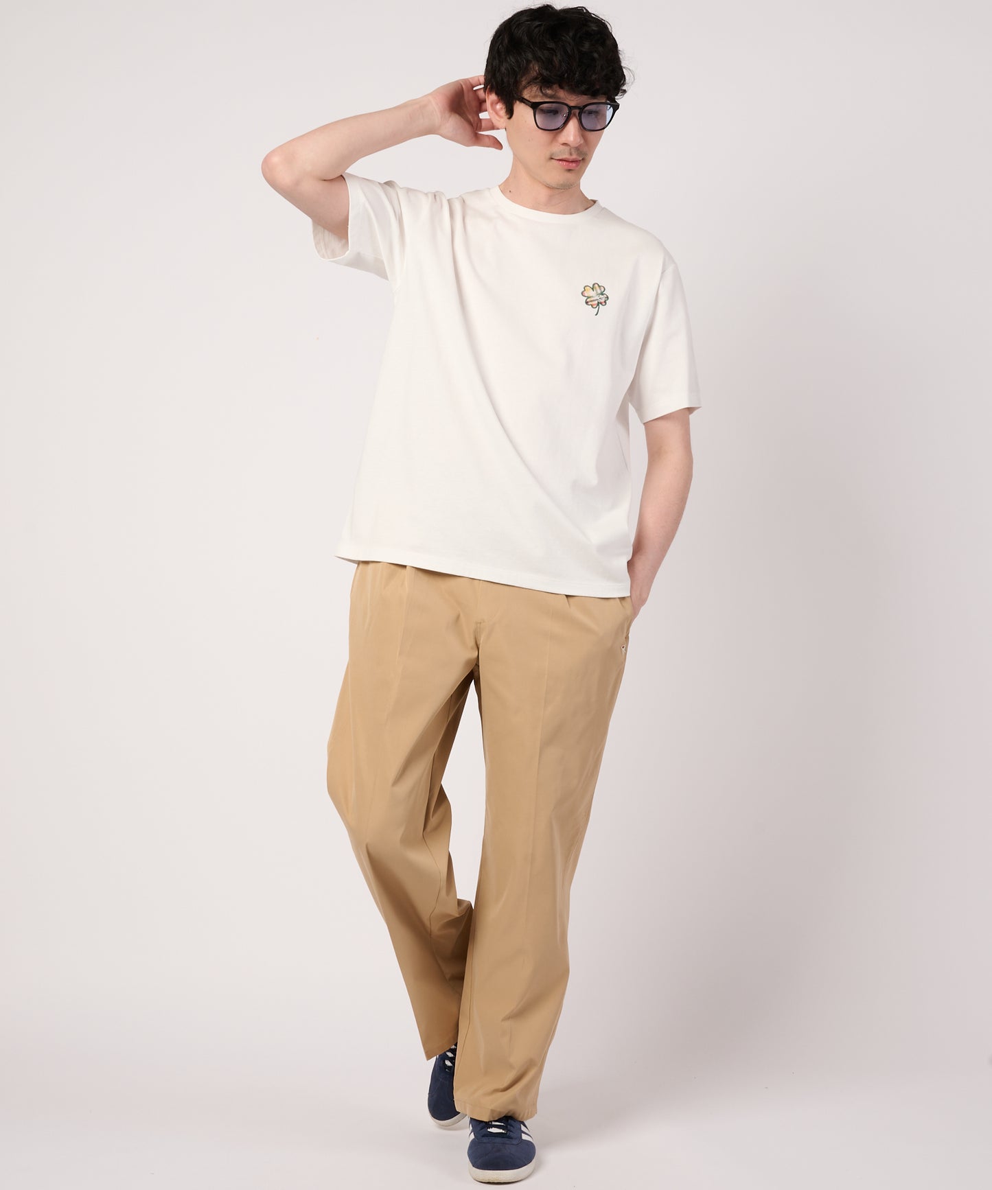 クローバーモチーフ シェア Tシャツ