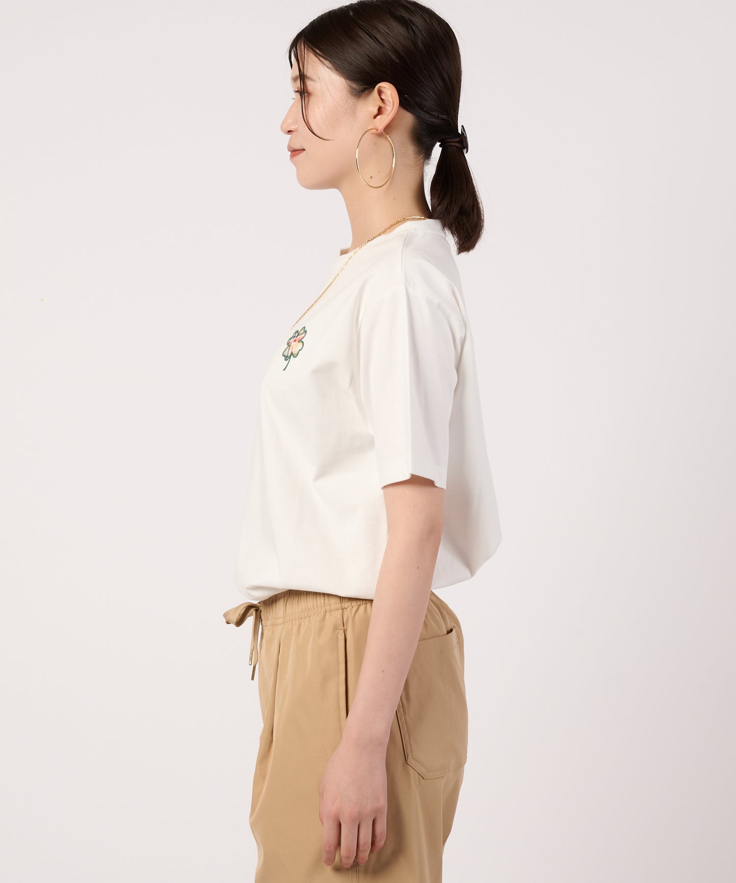 クローバーモチーフ シェア Tシャツ