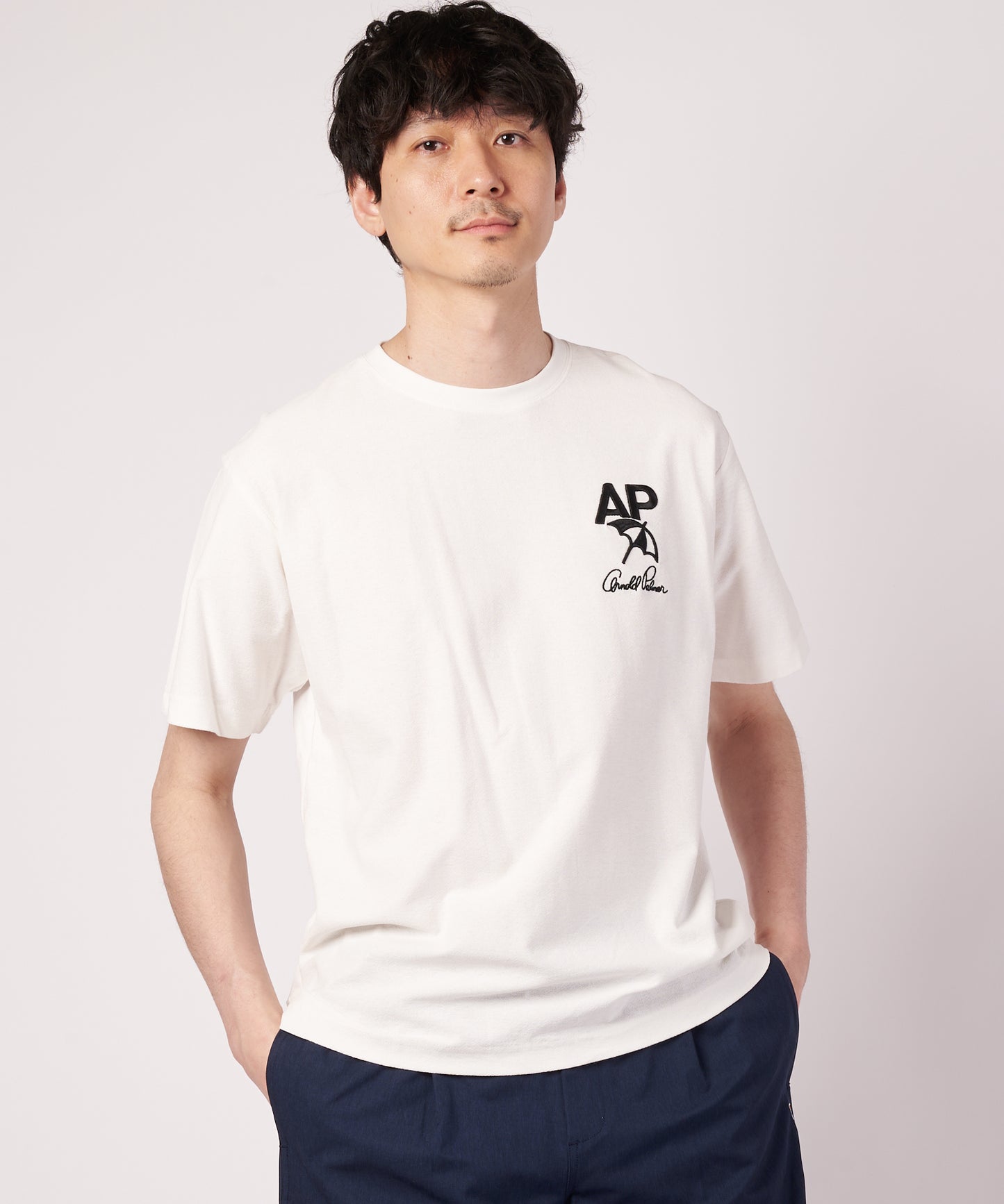 シェア バックロゴ グラフィック Tシャツ