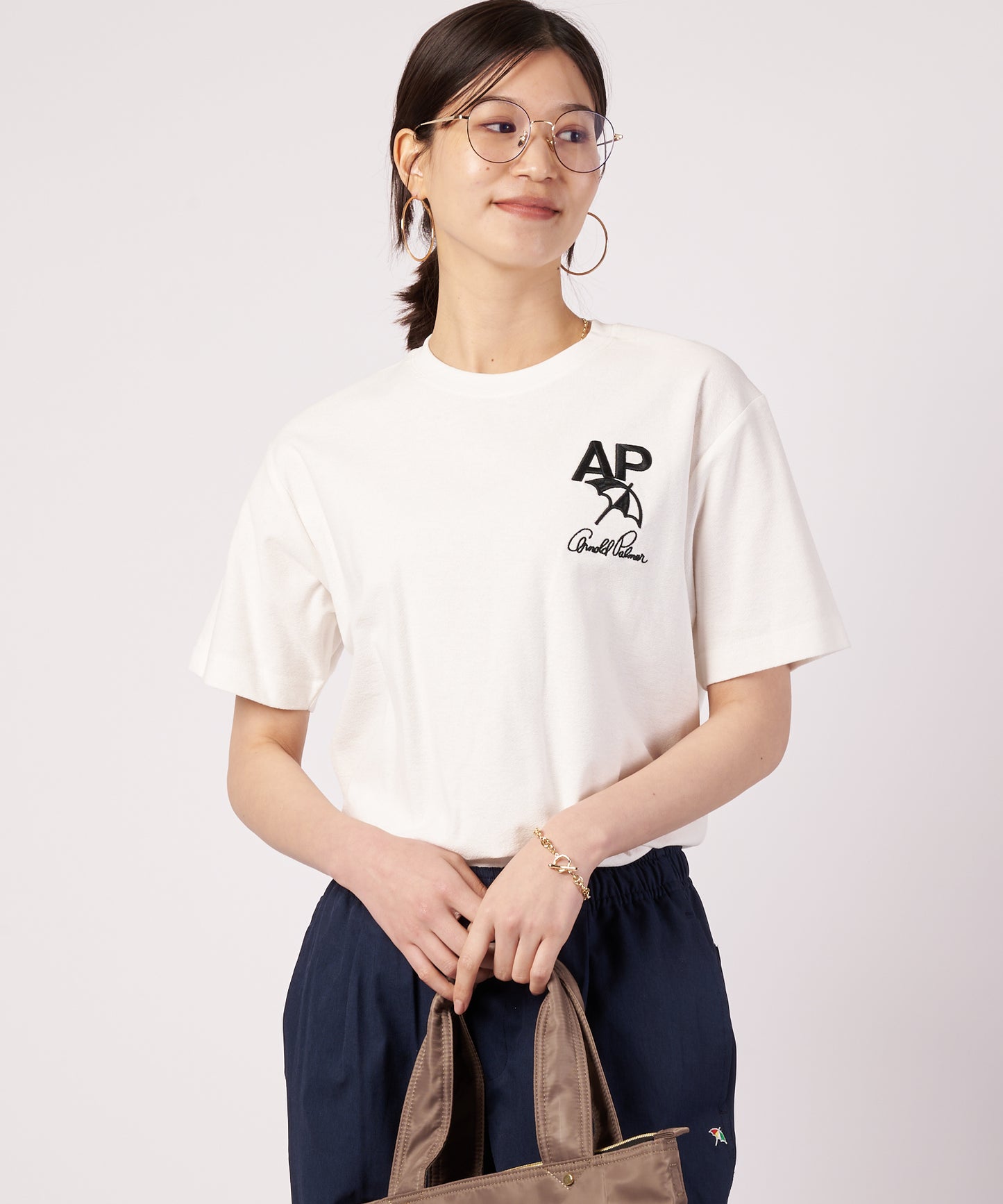 シェア バックロゴ グラフィック Tシャツ