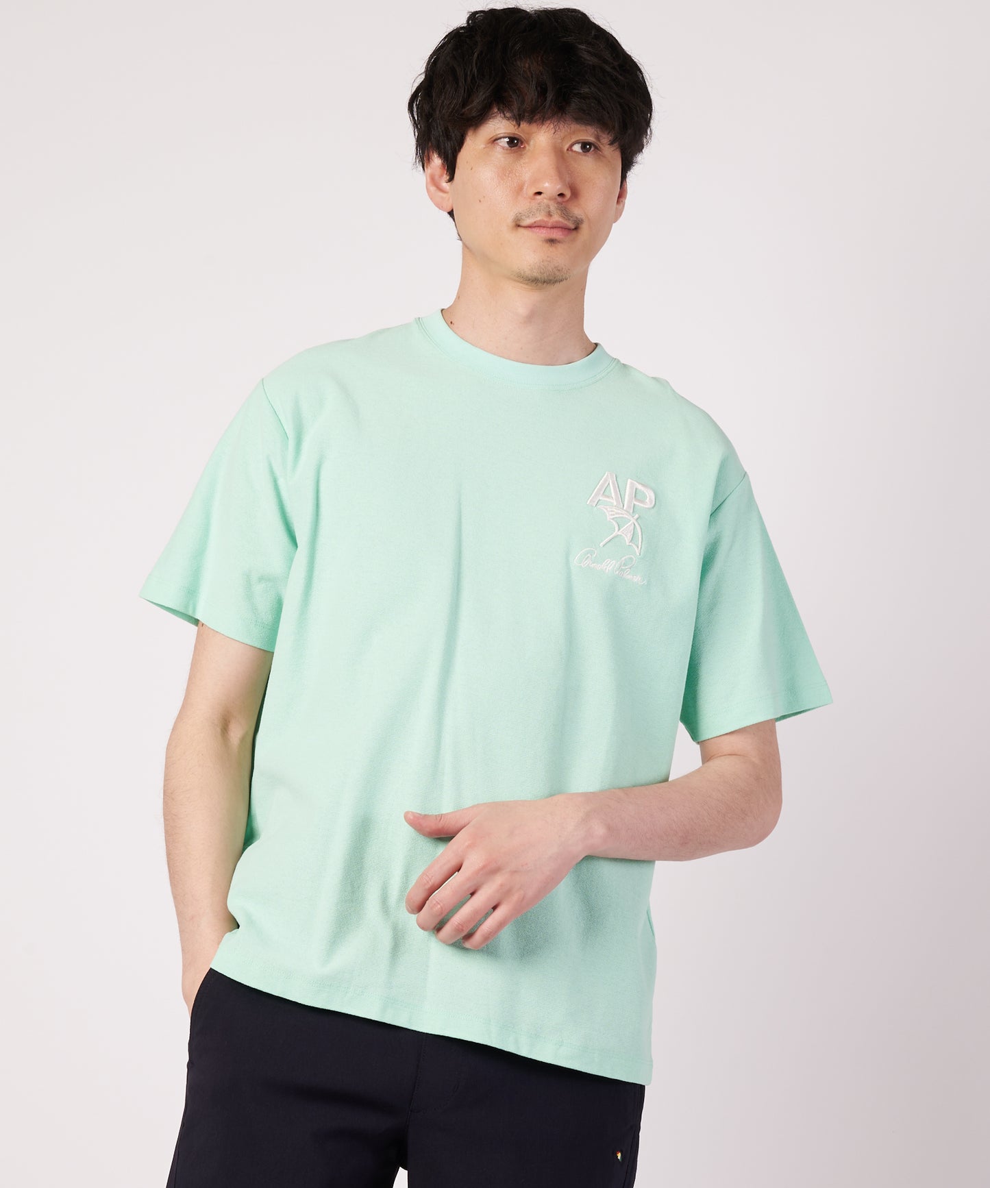シェア バックロゴ グラフィック Tシャツ