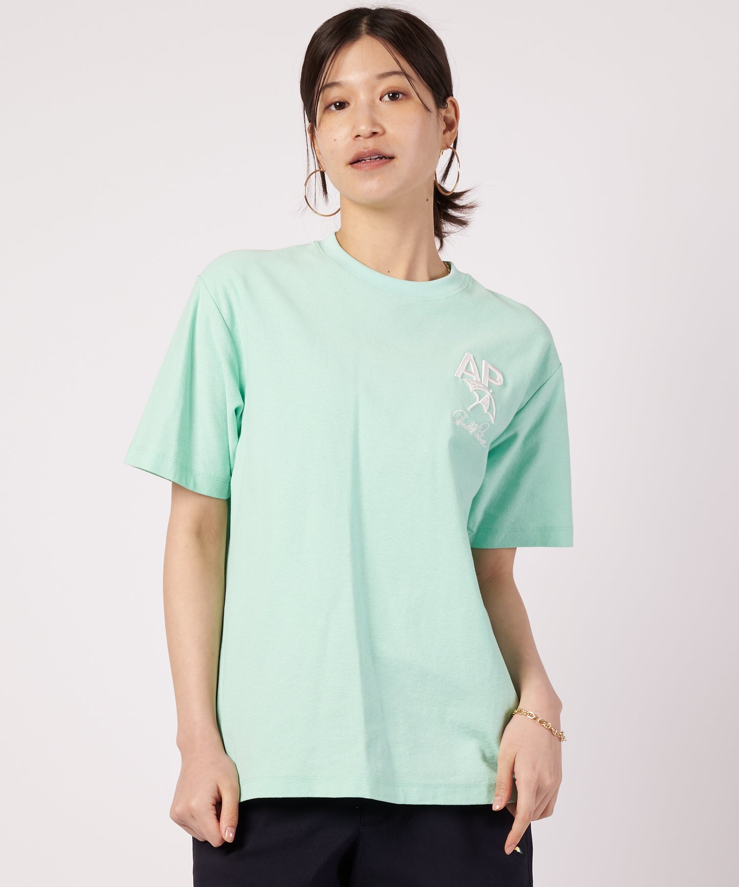 シェア バックロゴ グラフィック Tシャツ