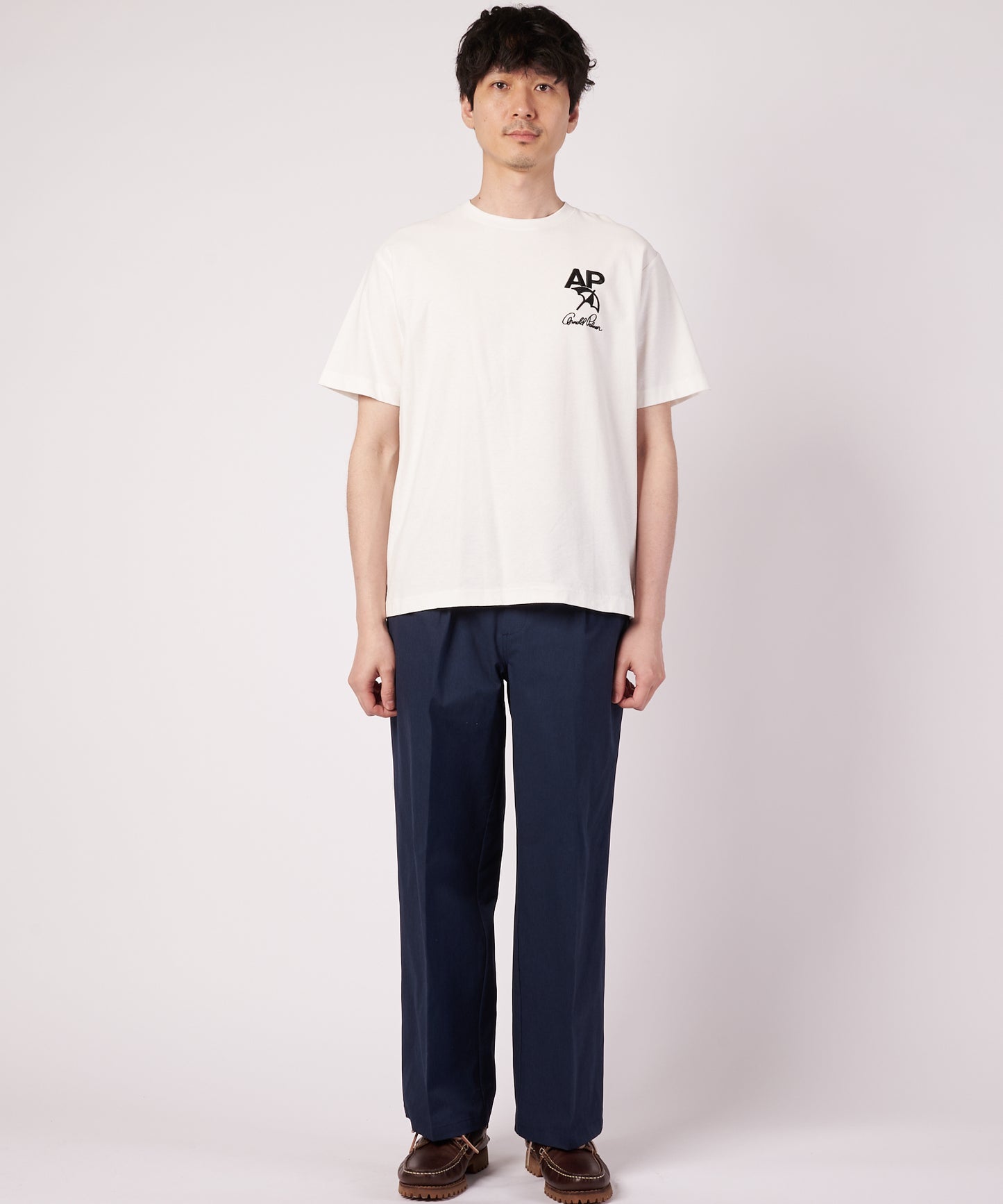 シェア バックロゴ グラフィック Tシャツ