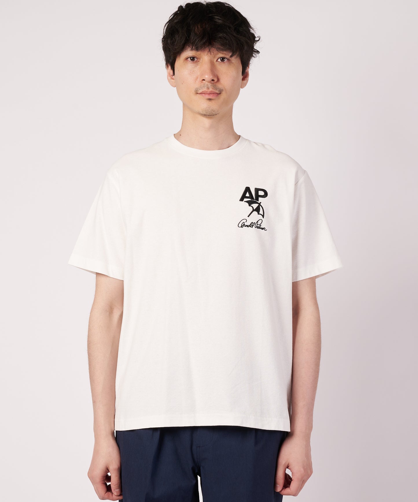 シェア バックロゴ グラフィック Tシャツ