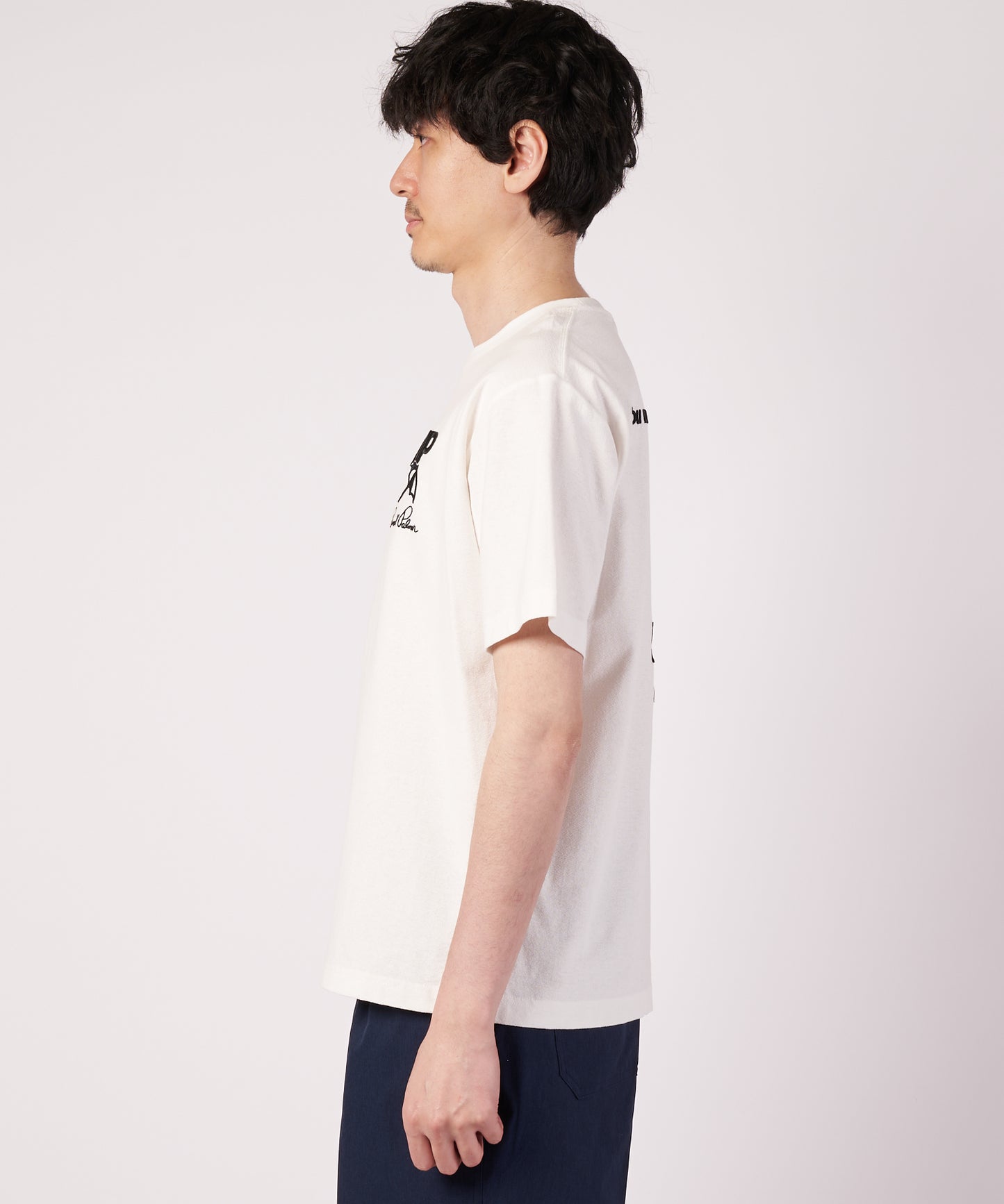 シェア バックロゴ グラフィック Tシャツ