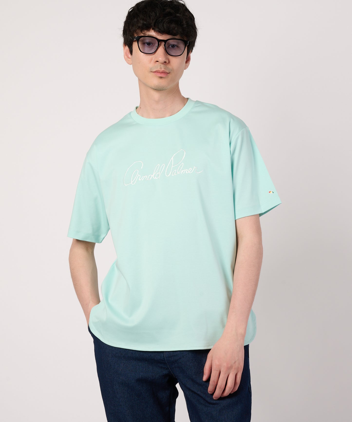 シェア　ハンドメイド刺繍ラウンドヘムTシャツ
