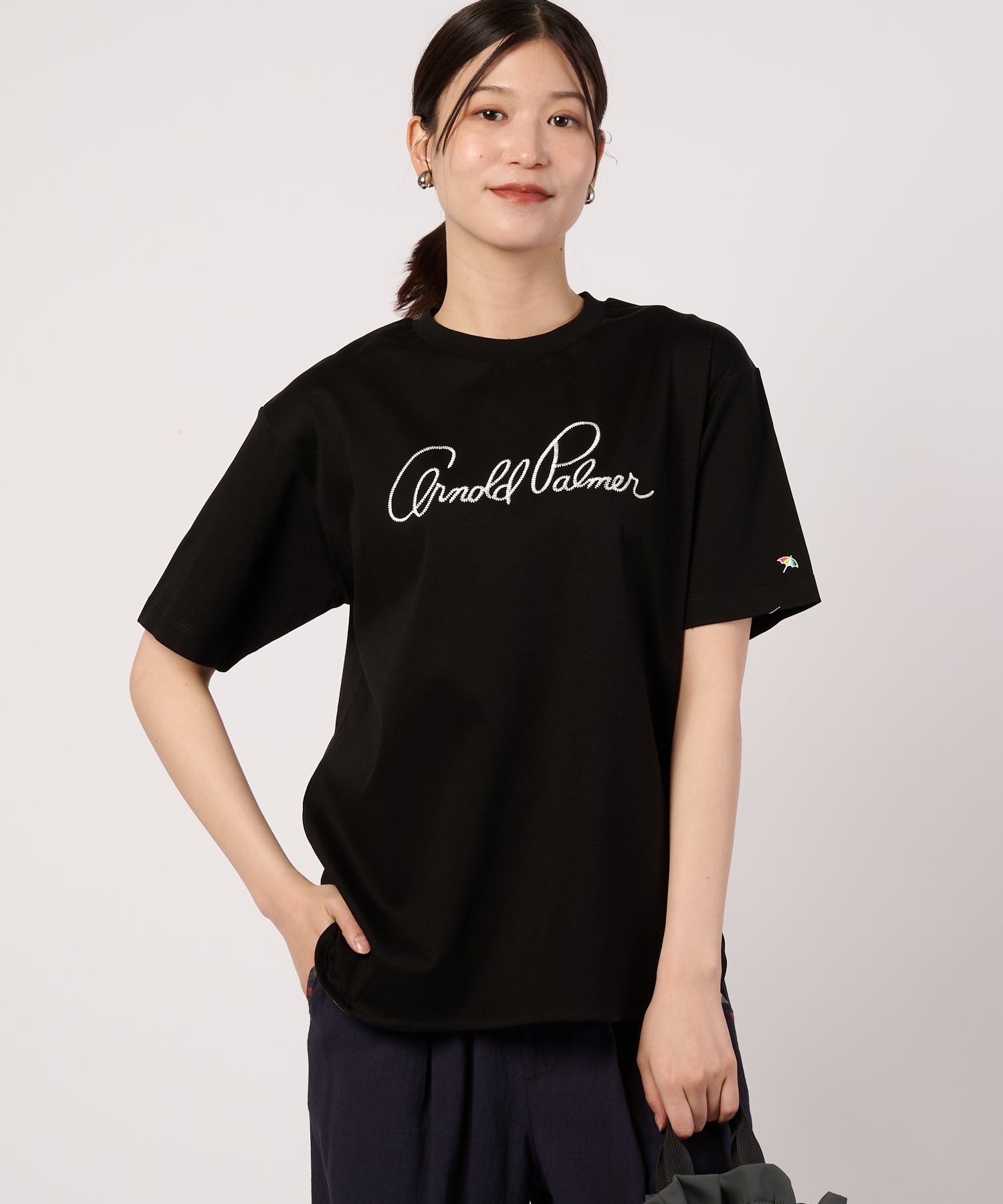 シェア ハンドメイド刺繍ラウンドヘムTシャツ（Tシャツ/カットソー