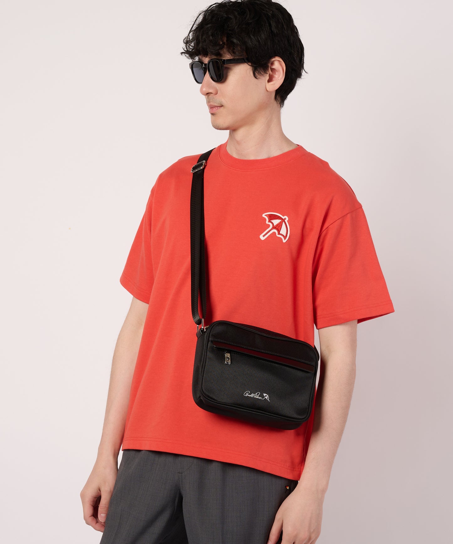 ライトダンボール　シェア　ビッグアンブレラTシャツ