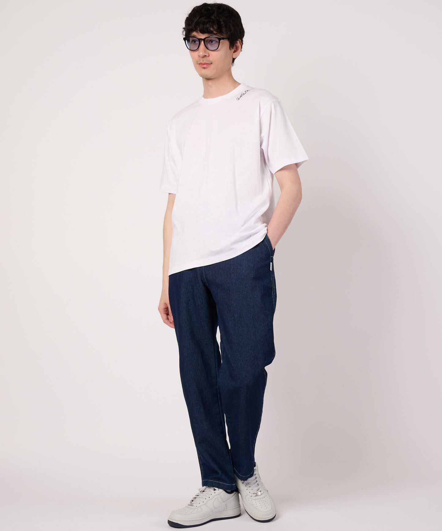 シェア　リゾート柄ボックスロゴTシャツ