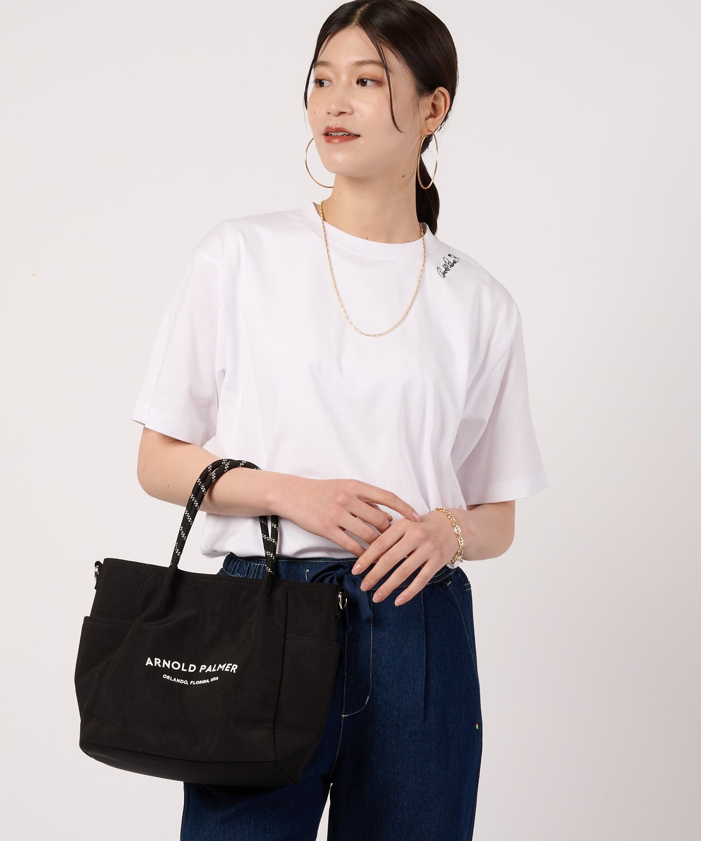 シェア　リゾート柄ボックスロゴTシャツ