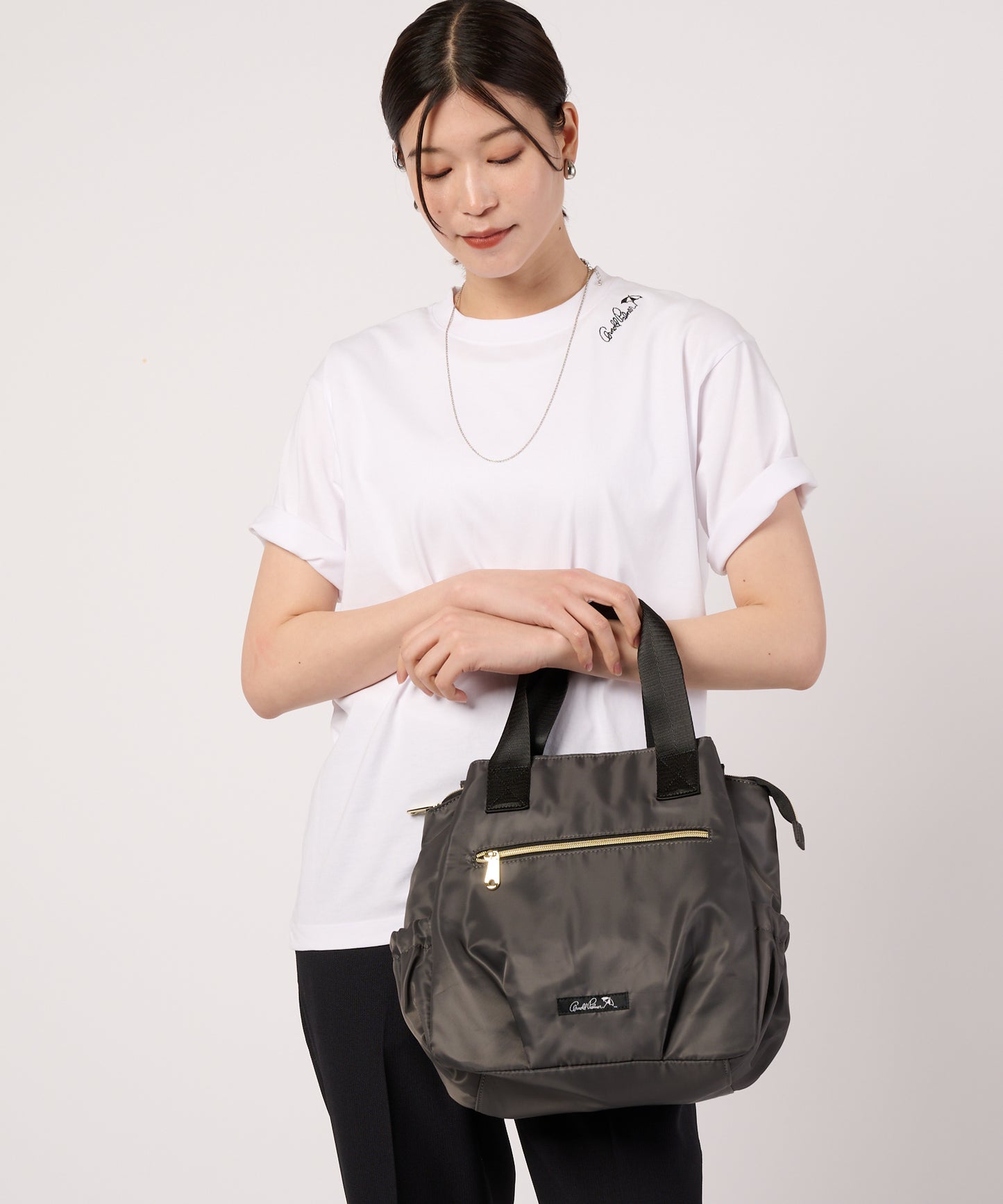 シェア　リゾート柄ボックスロゴTシャツ
