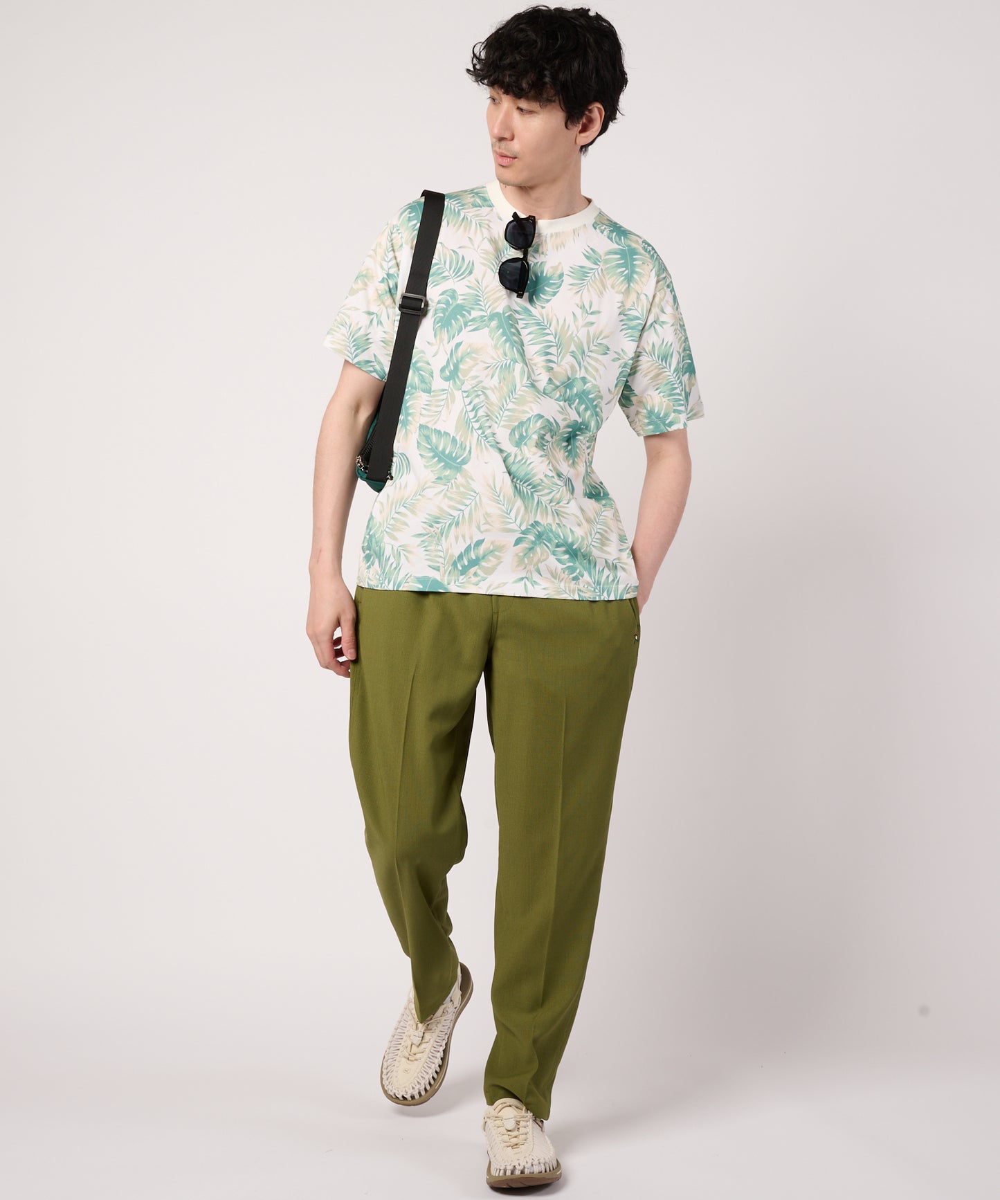 シェア　リゾート柄　Tシャツ