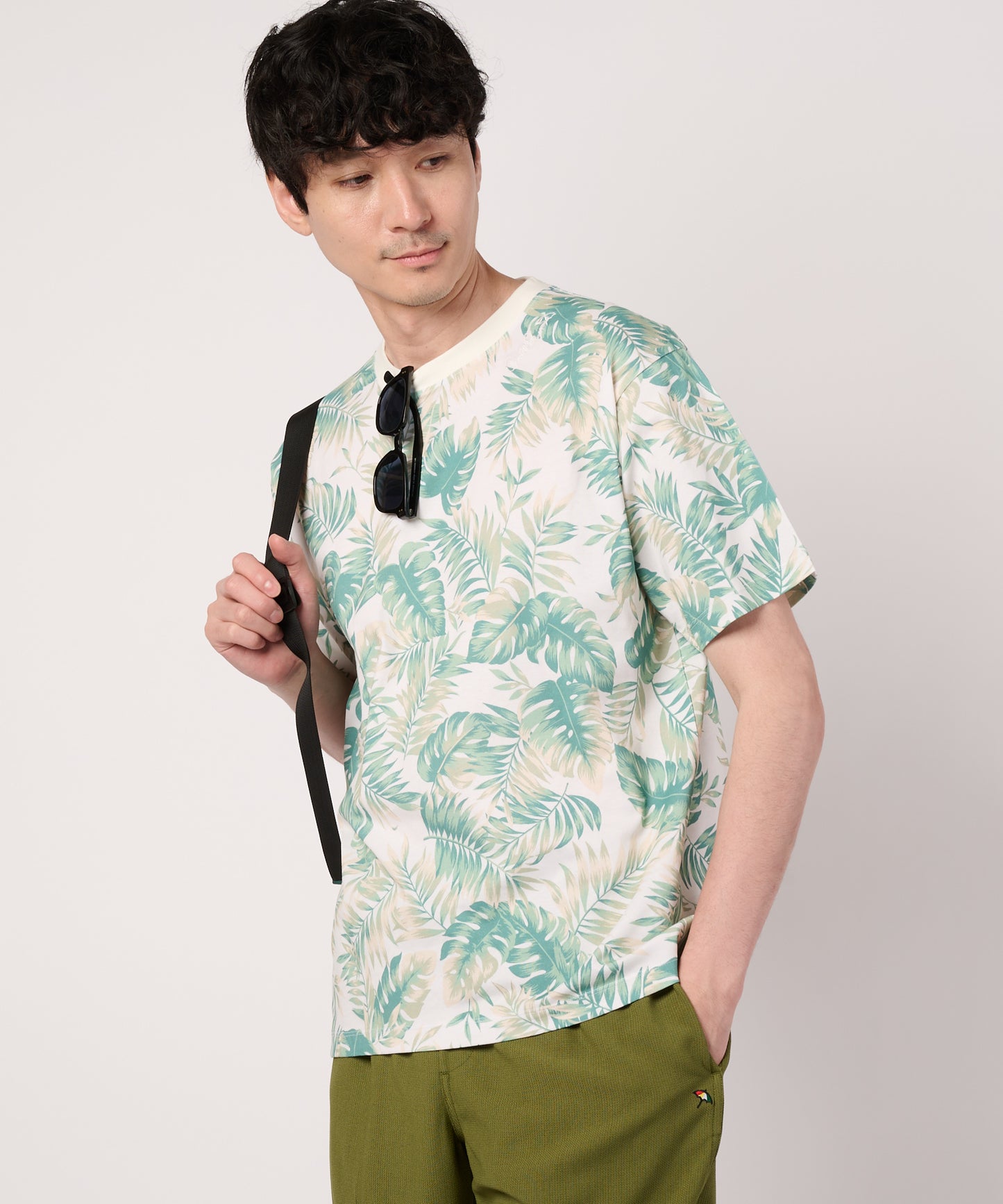 シェア　リゾート柄　Tシャツ
