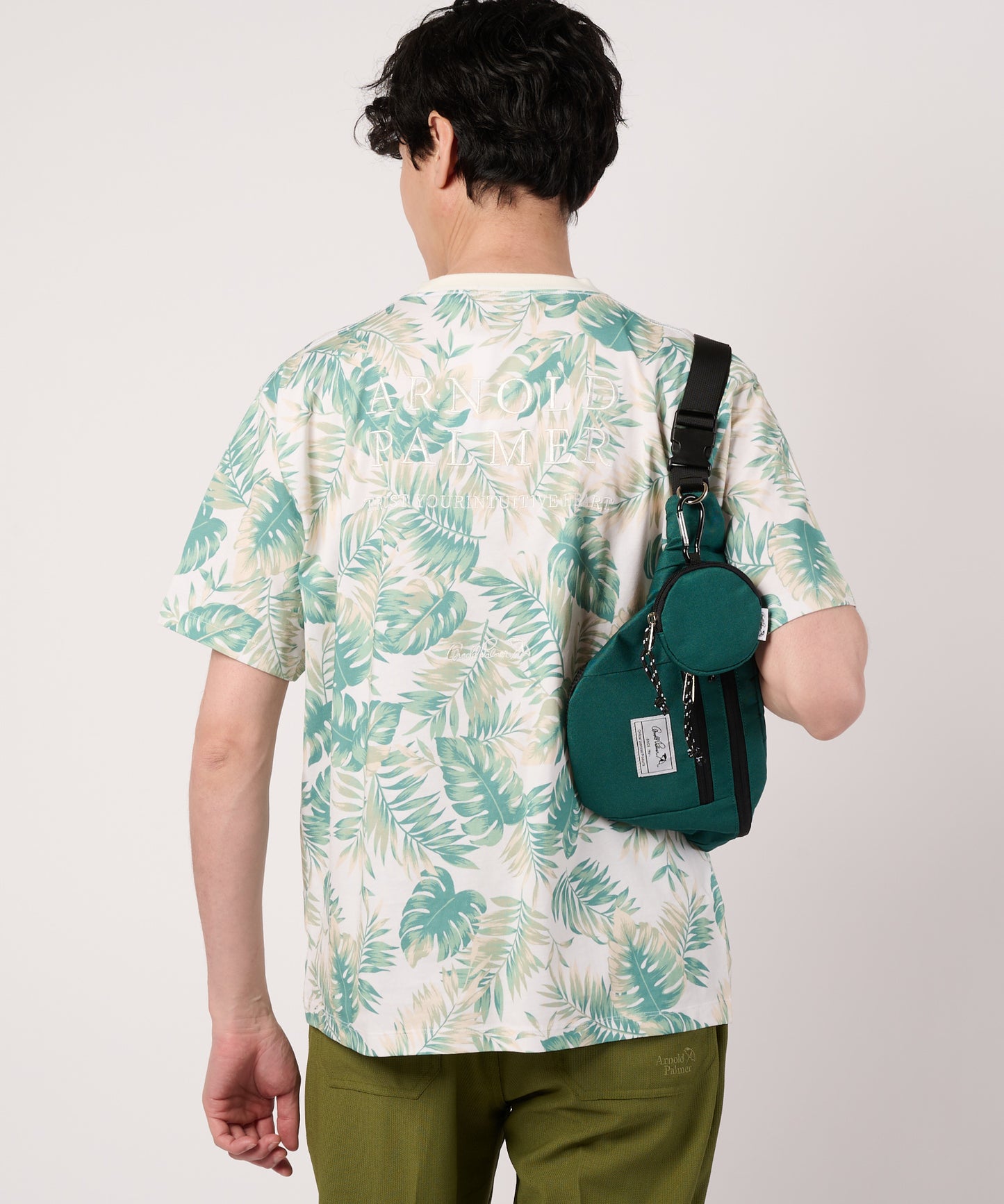 シェア　リゾート柄　Tシャツ