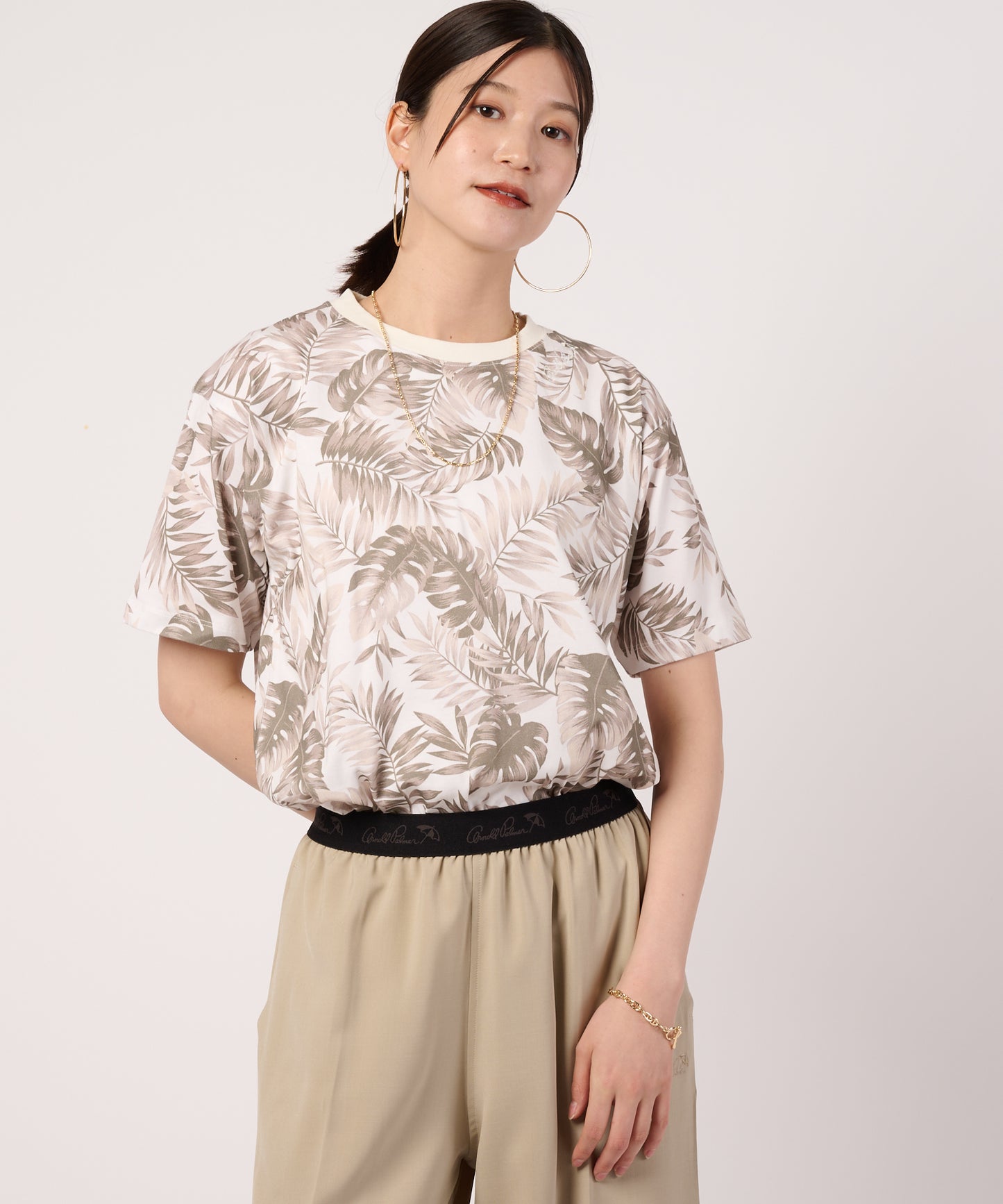 シェア　リゾート柄　Tシャツ