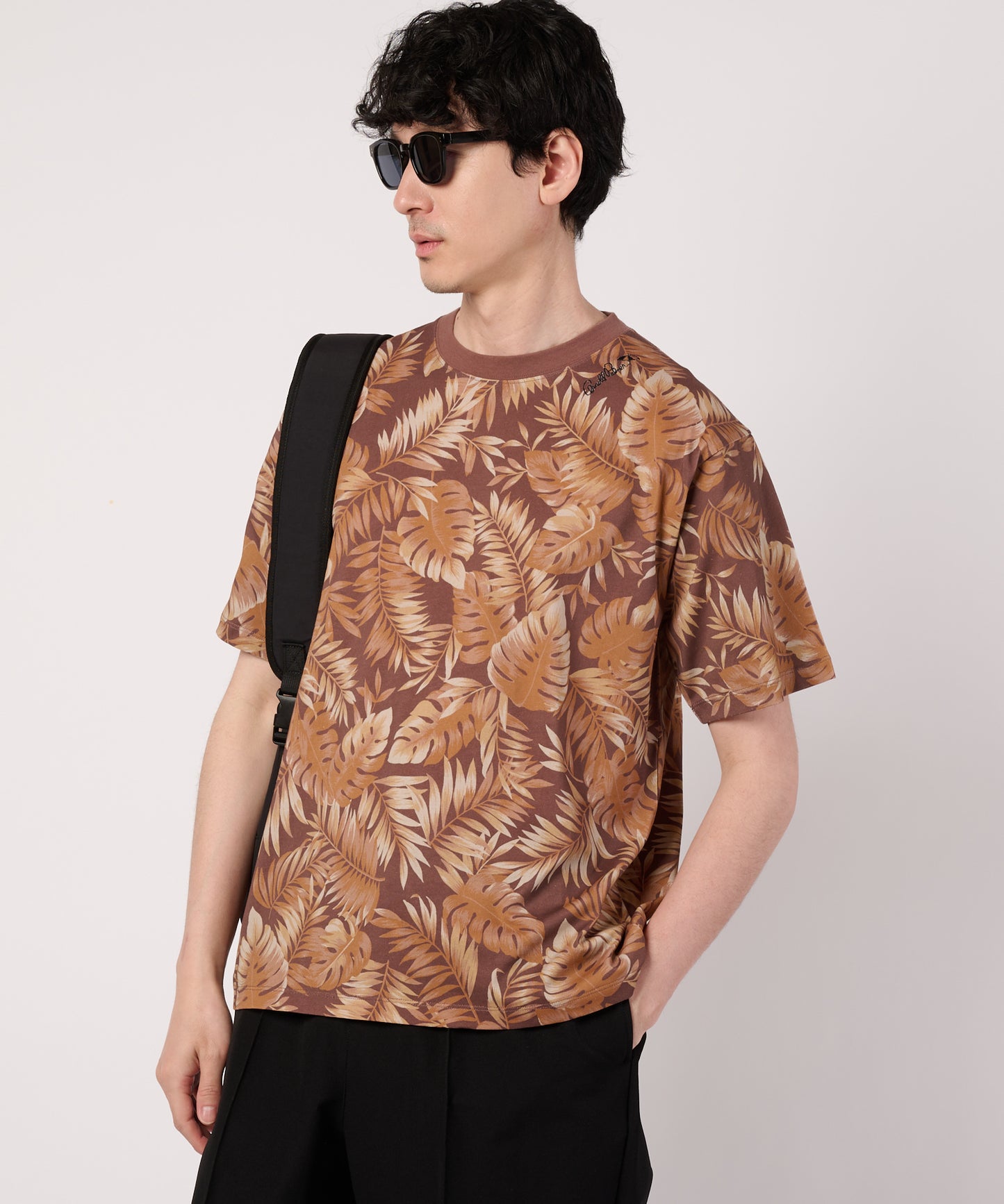 シェア　リゾート柄　Tシャツ