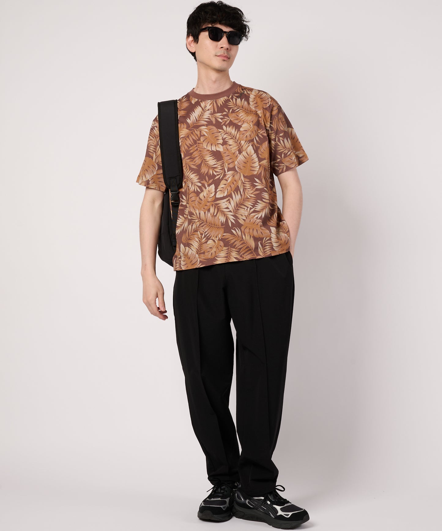 シェア　リゾート柄　Tシャツ