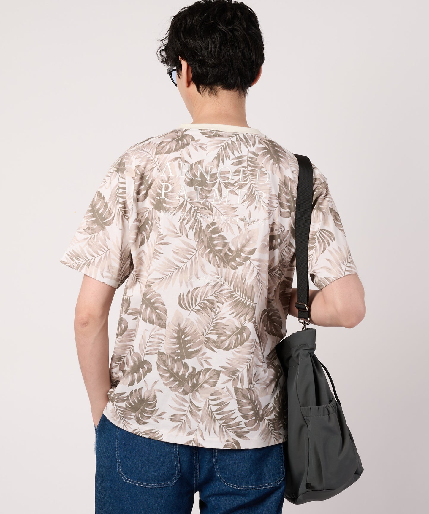 シェア　リゾート柄　Tシャツ