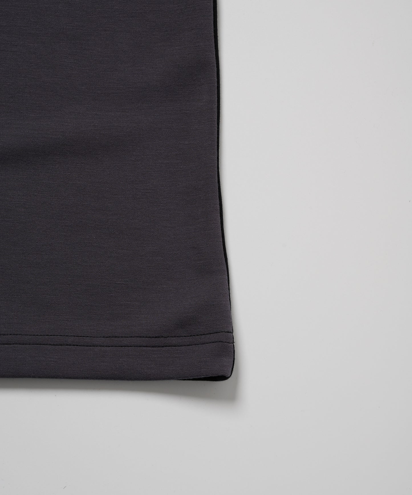 エアーポンチ　カラーブロッキングTシャツ