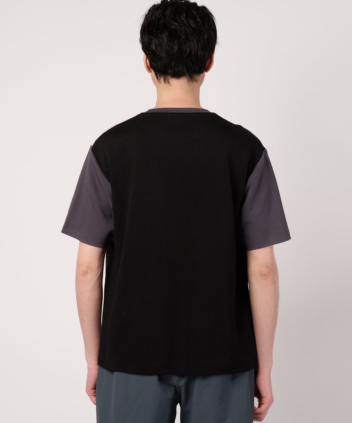 エアーポンチ　カラーブロッキングTシャツ