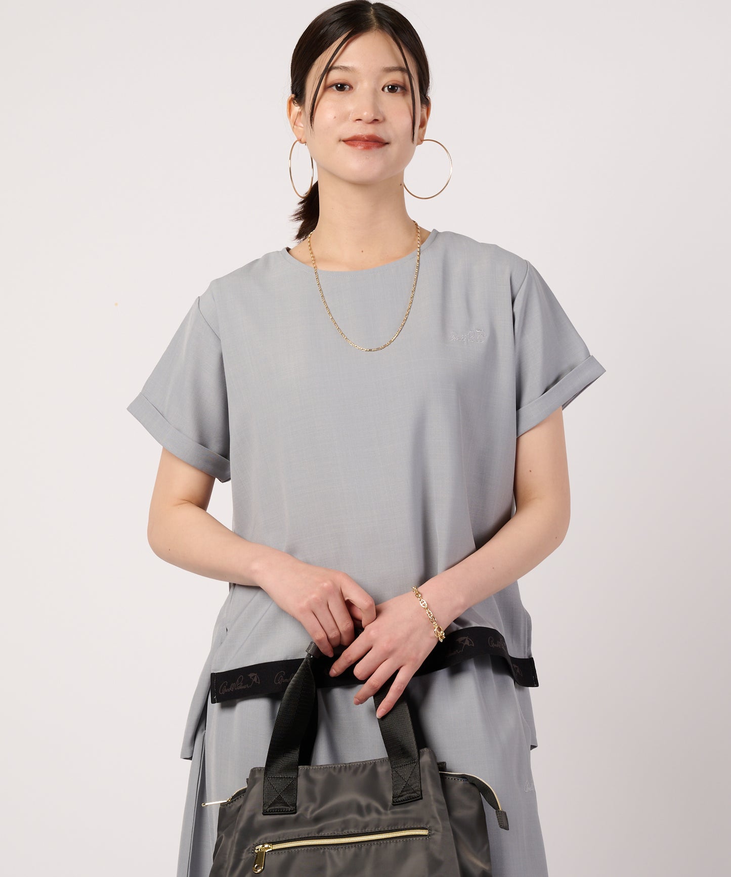 ロゴテープアクセント　イージー布帛Tシャツ