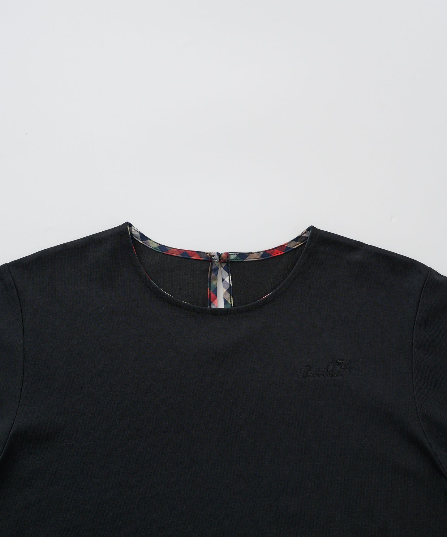 パフスリーブバウンドテールTシャツ
