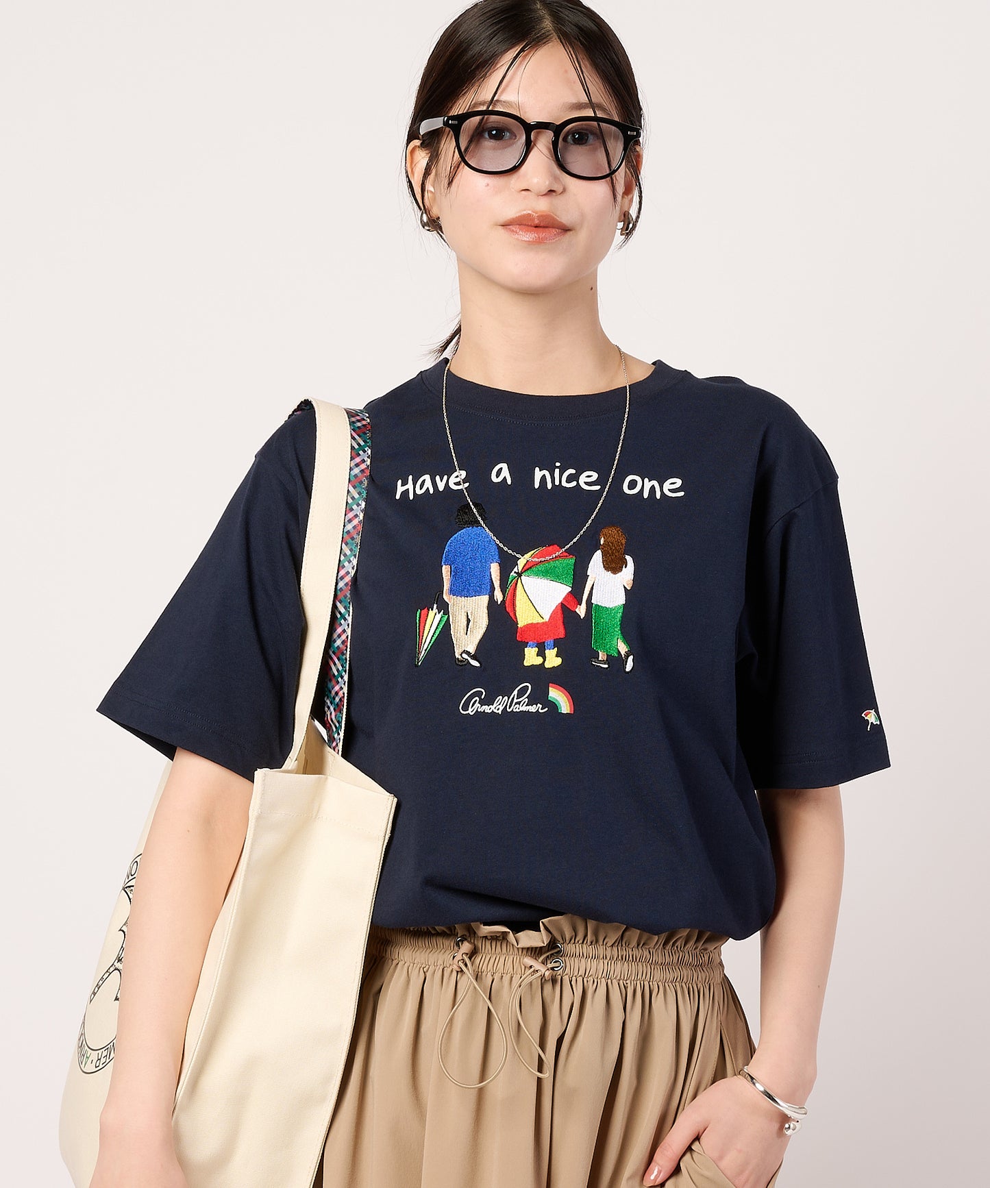 シェア　アート柄グラフィックTシャツ