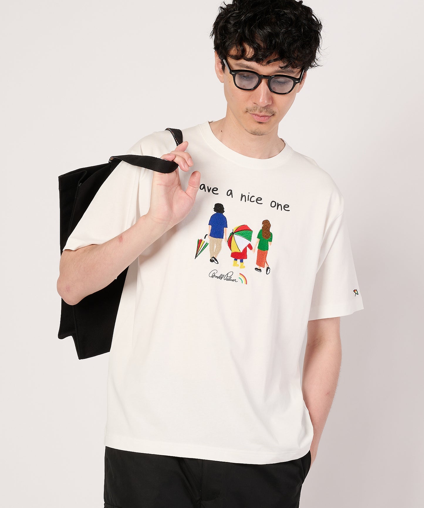 シェア　アート柄グラフィックTシャツ