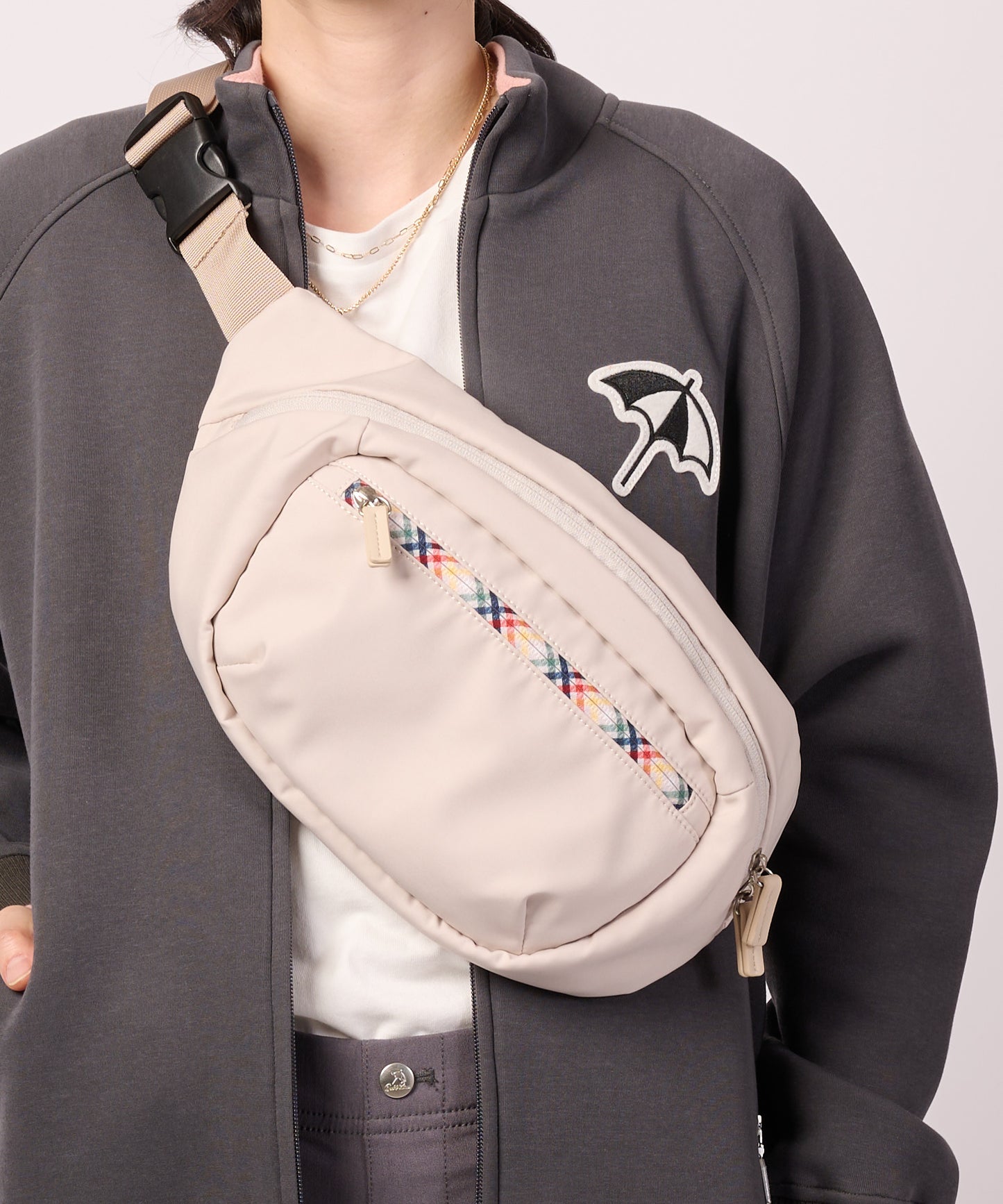 APCHファスナーボディバッグ