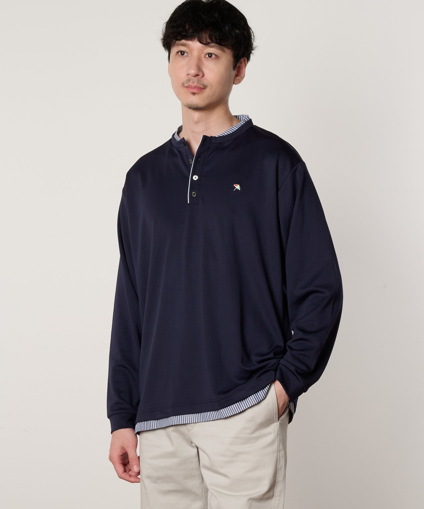 ヘンリーネック　フェイクレイヤードロングTシャツ
