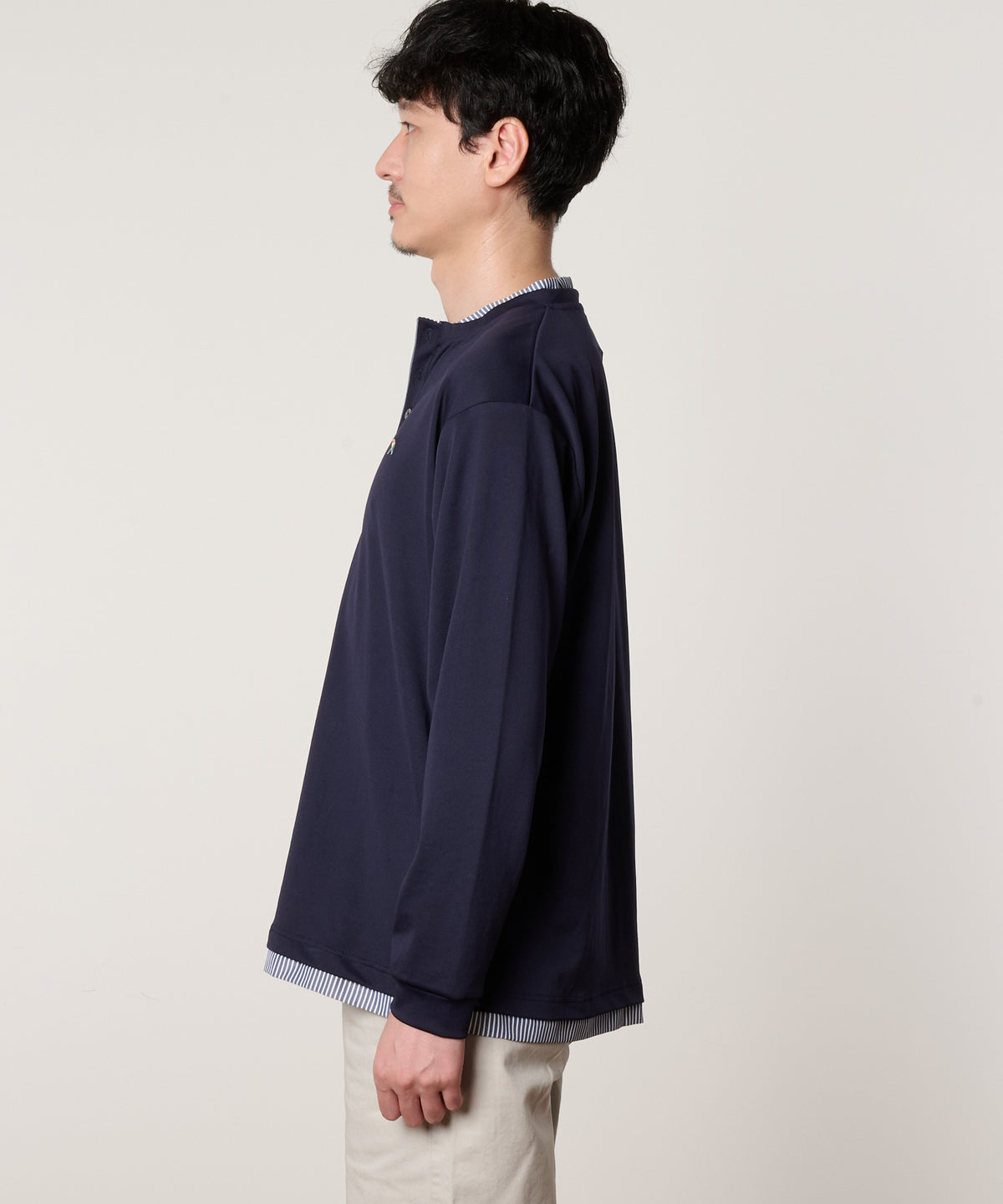ヘンリーネック　フェイクレイヤードロングTシャツ