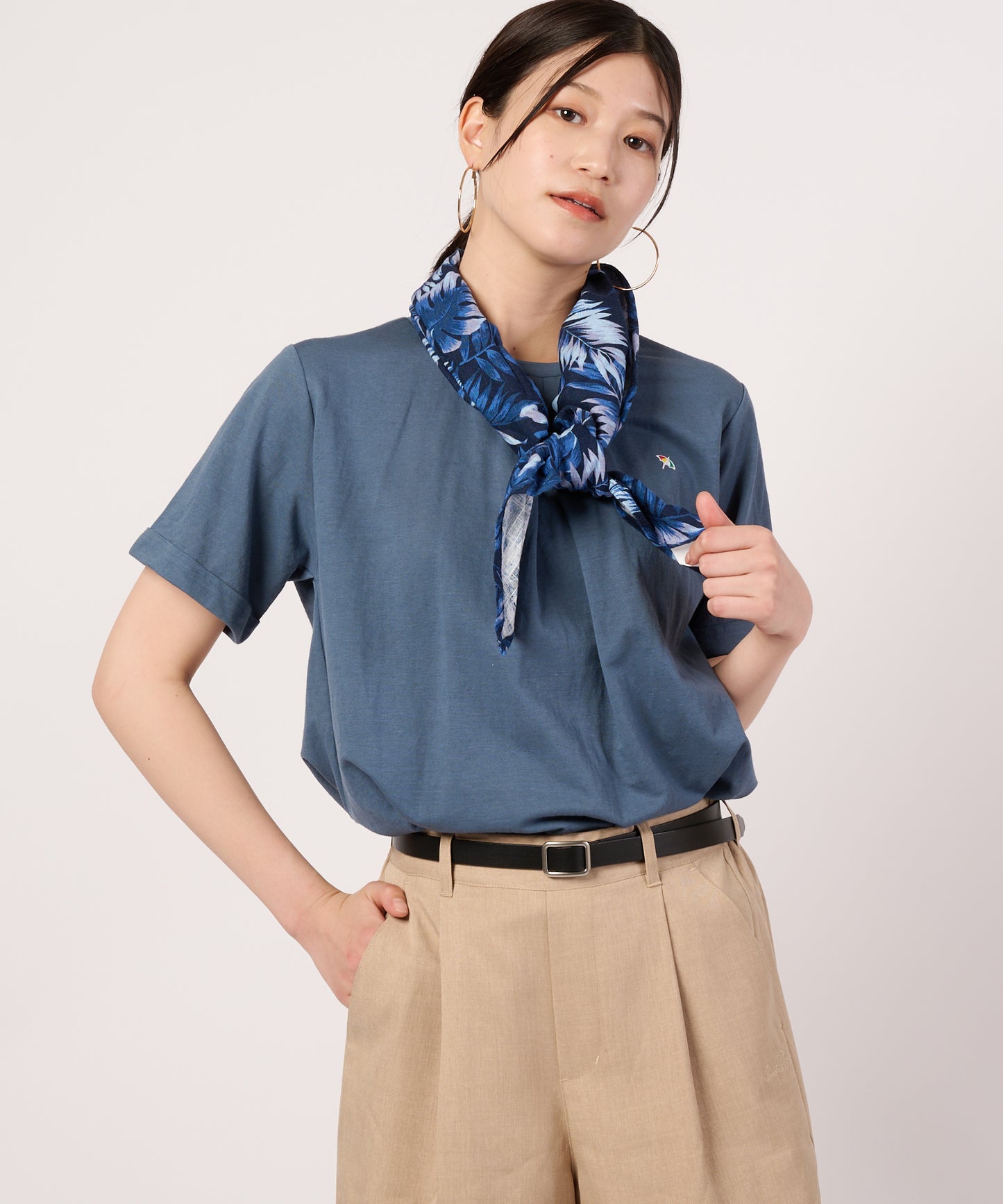 リゾートスカーフアクセント　タックTシャツ