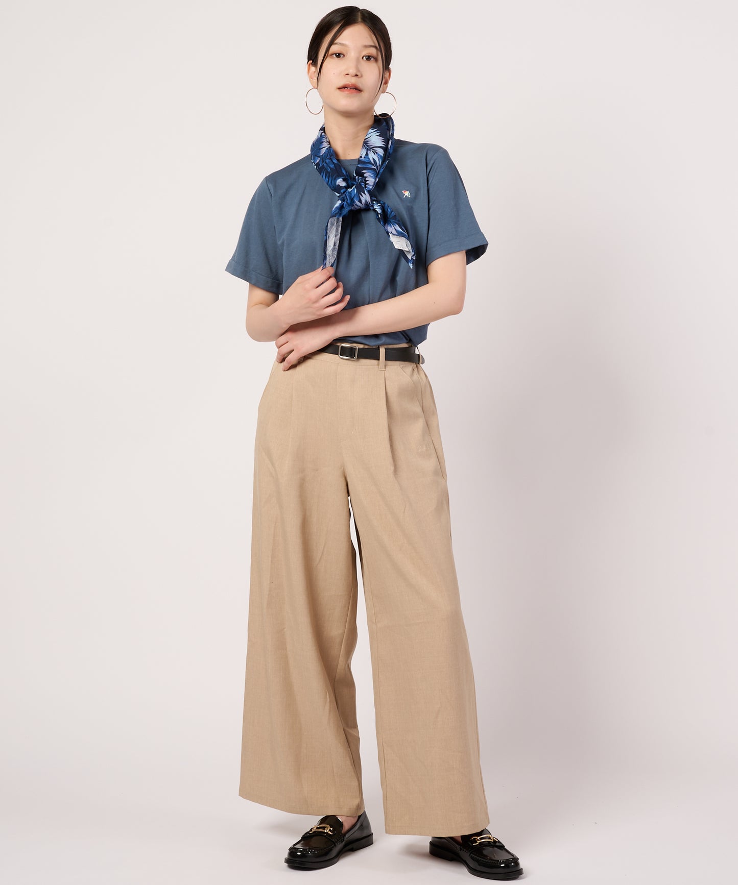 リゾートスカーフアクセント　タックTシャツ