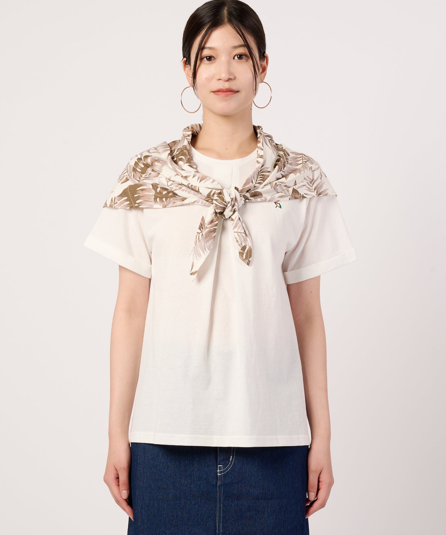 リゾートスカーフアクセント　タックTシャツ