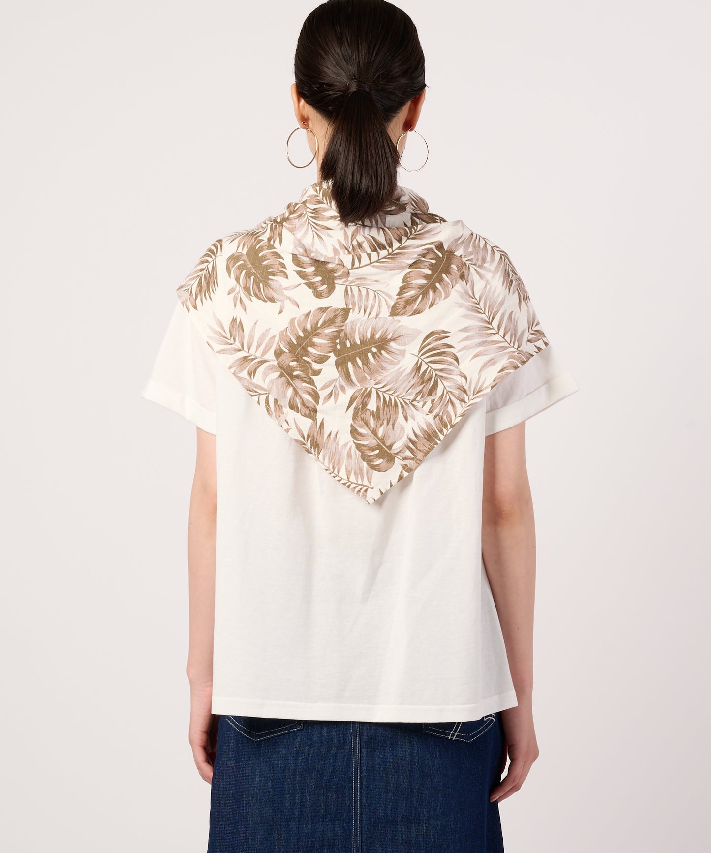 リゾートスカーフアクセント　タックTシャツ