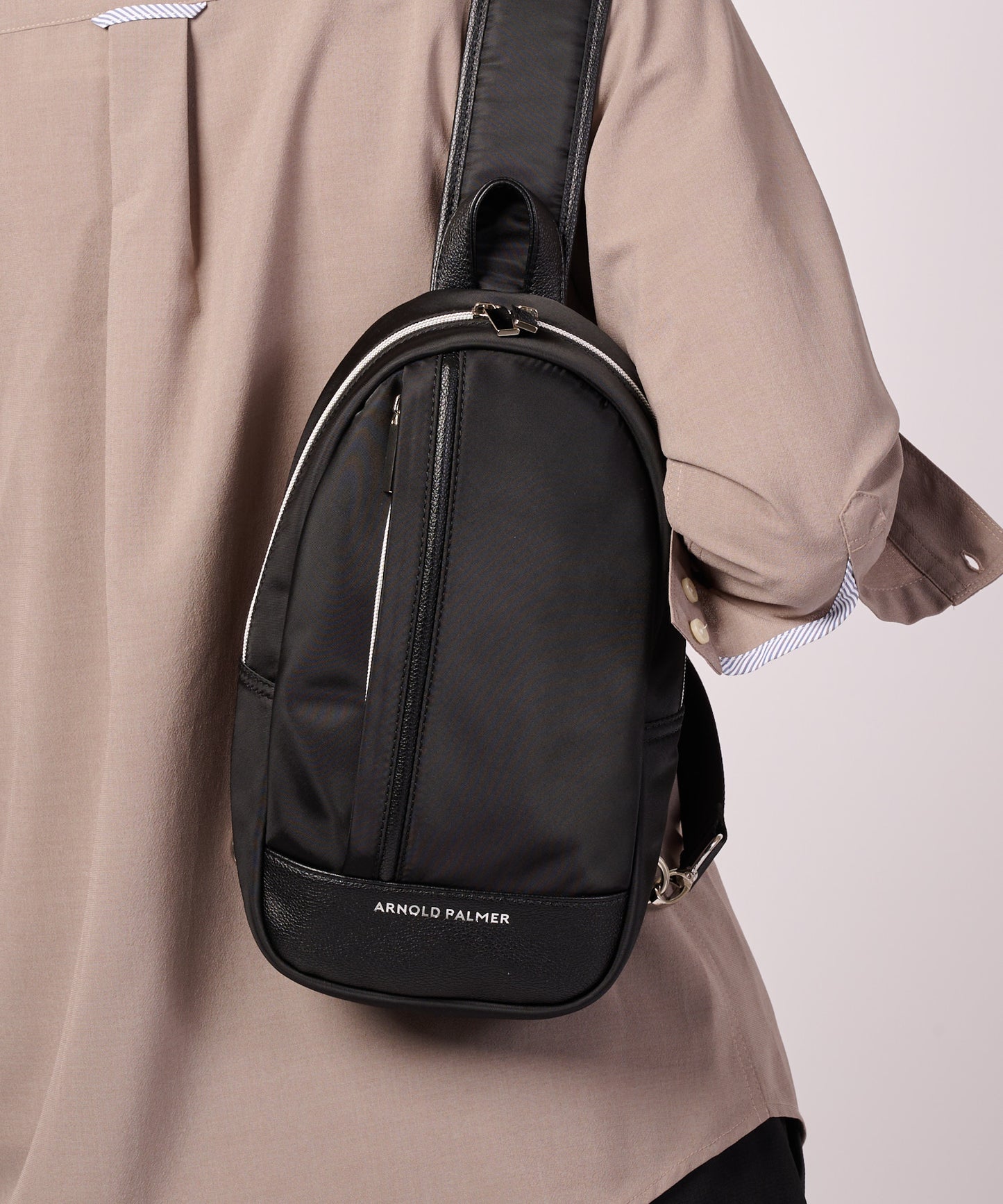 ポリツイル ボディバッグ