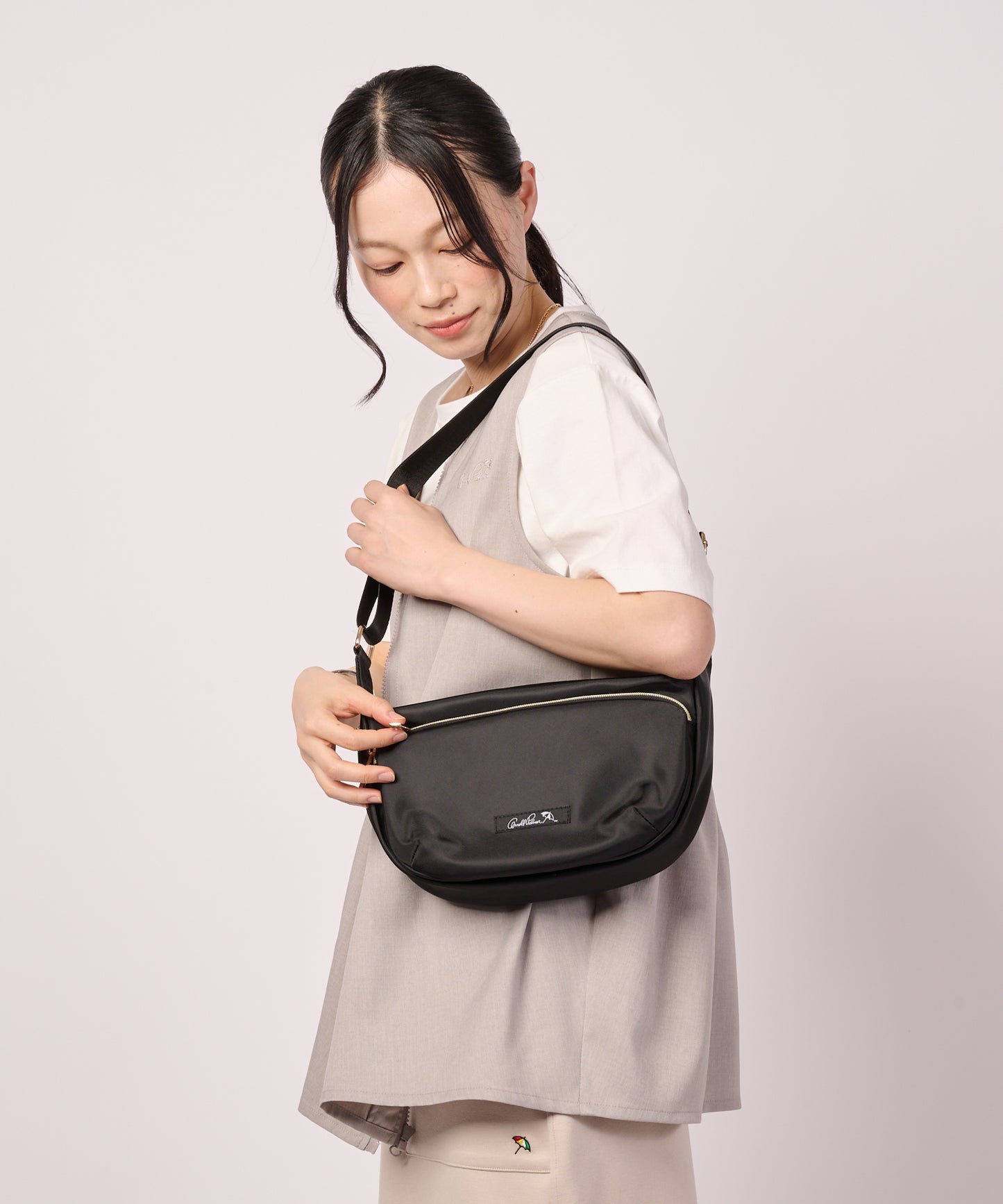 ポリエステル ラウンド ショルダーバッグ