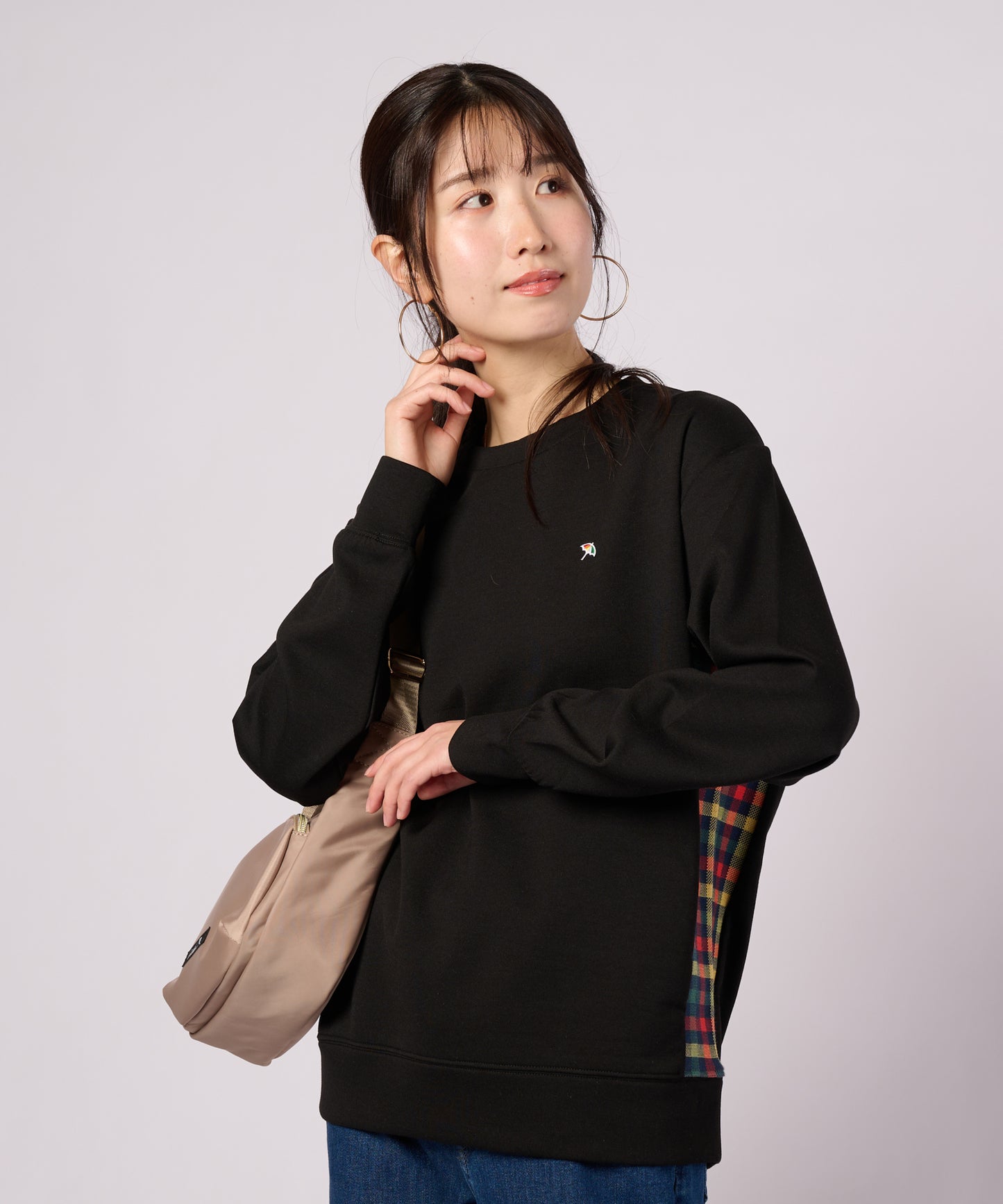 シェア クッションダンボール プルオーバー