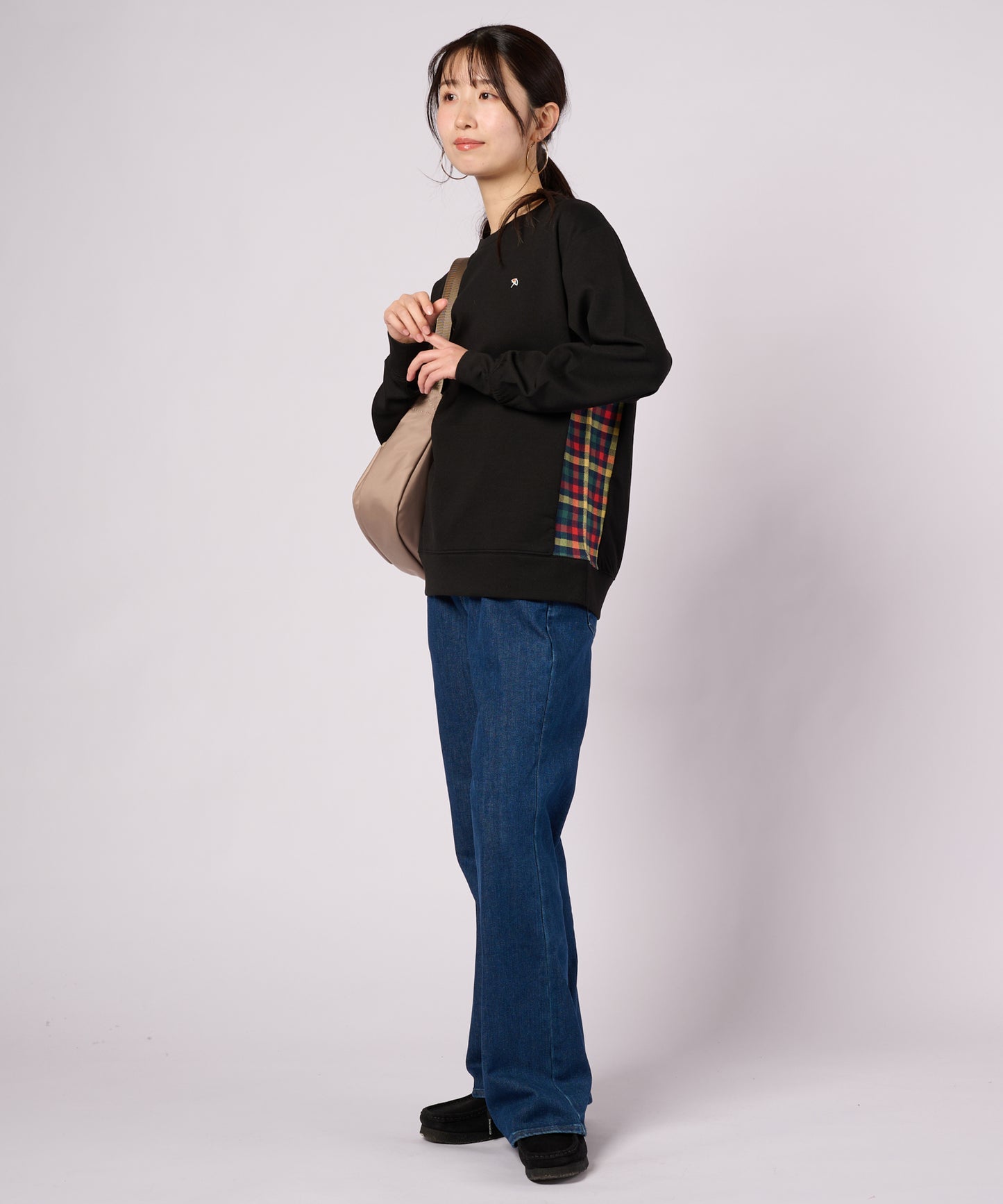 シェア クッションダンボール プルオーバー