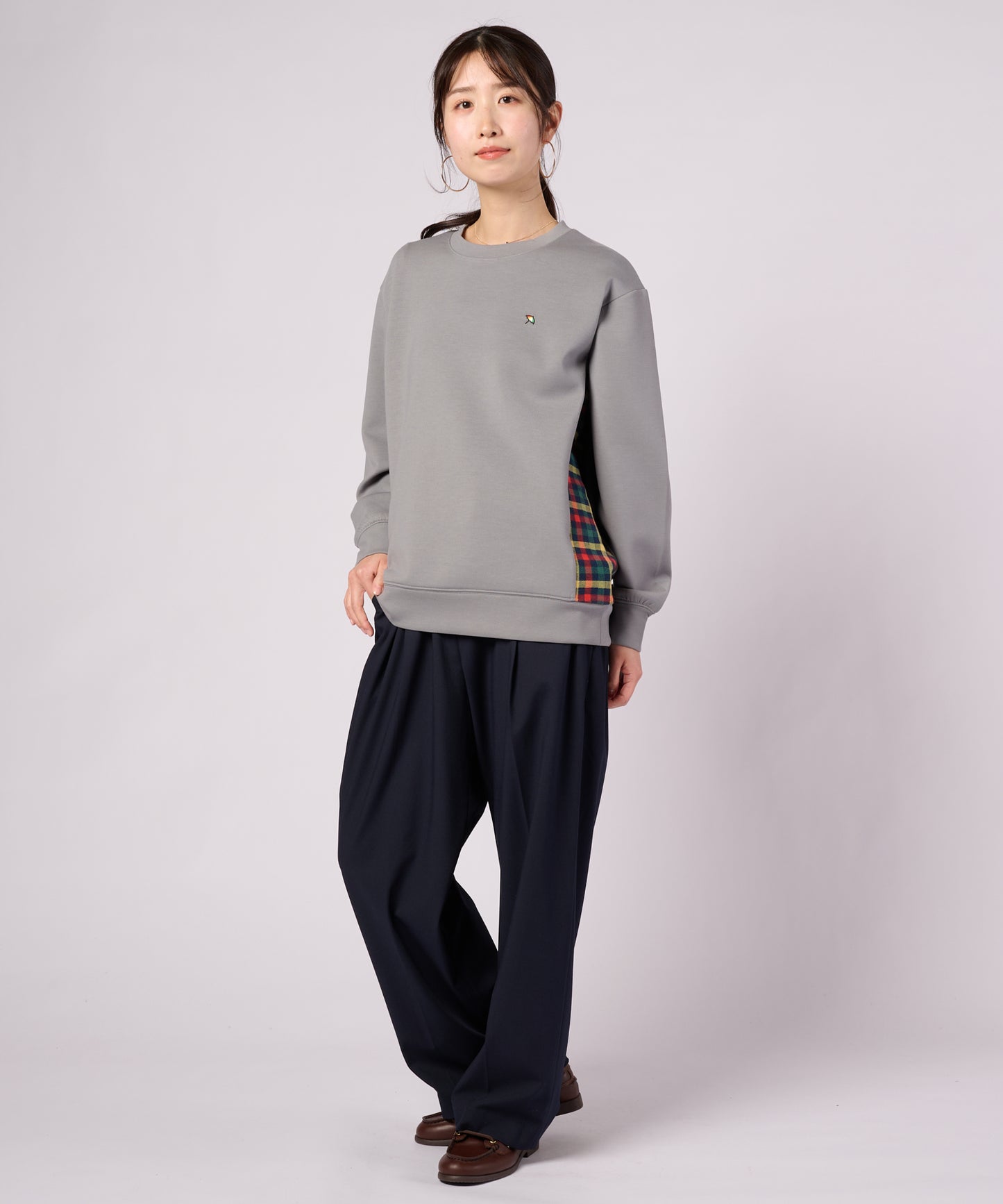 シェア クッションダンボール プルオーバー