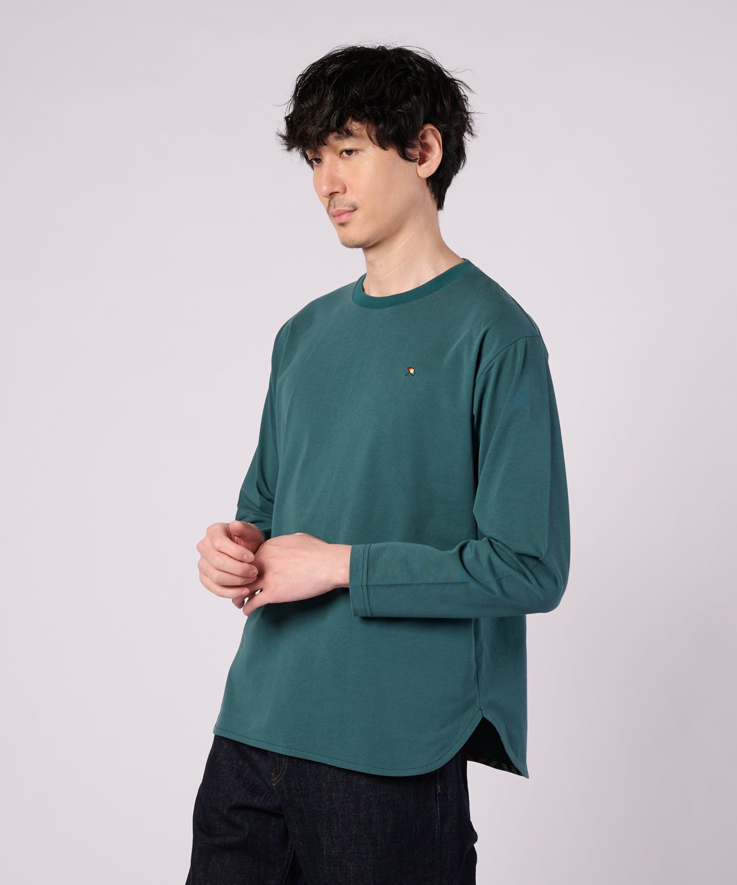 シェア ラウンドヘム ロングスリーブTシャツ