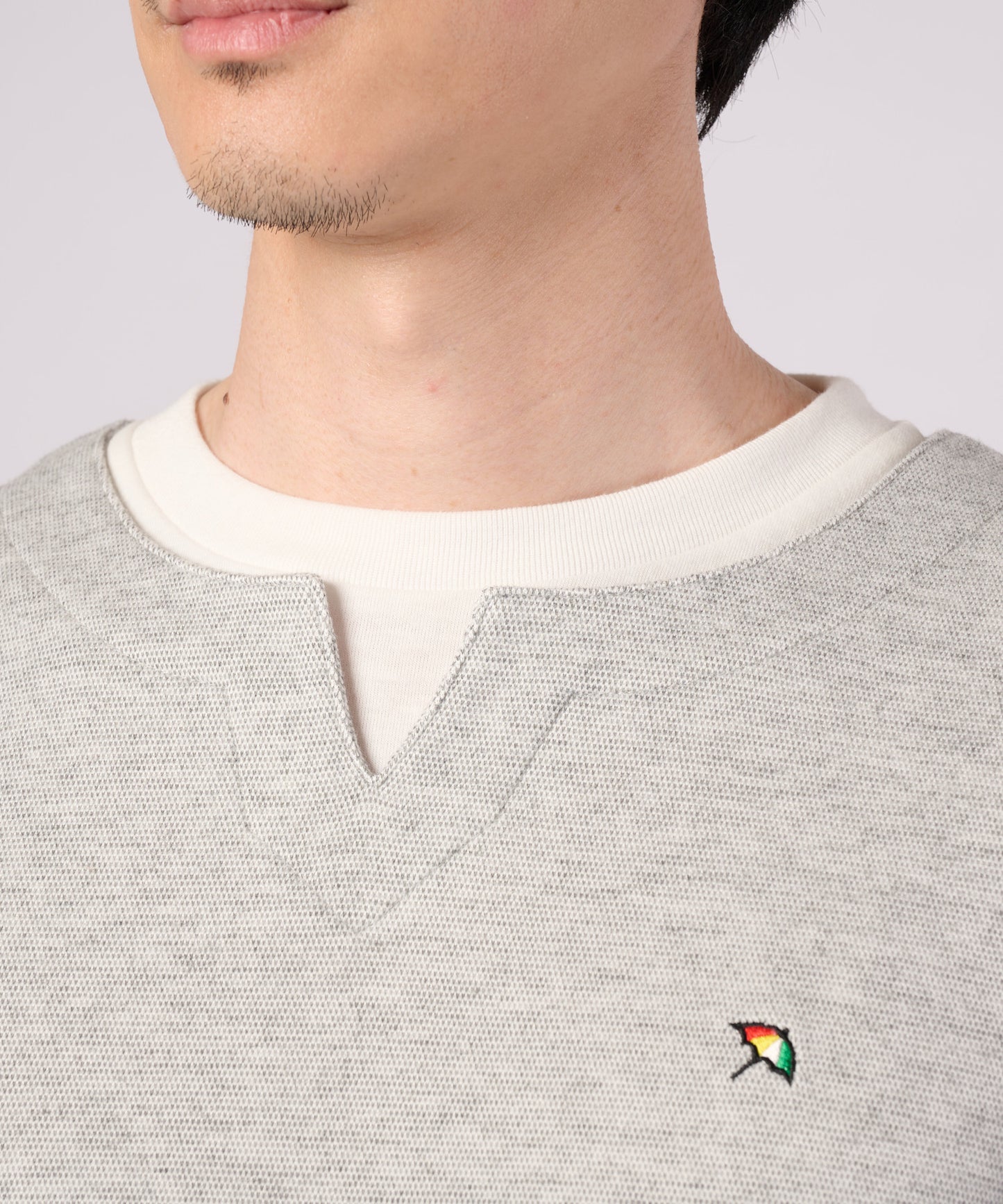 メランジスムース フェイクレイヤード キーネックプルオーバー