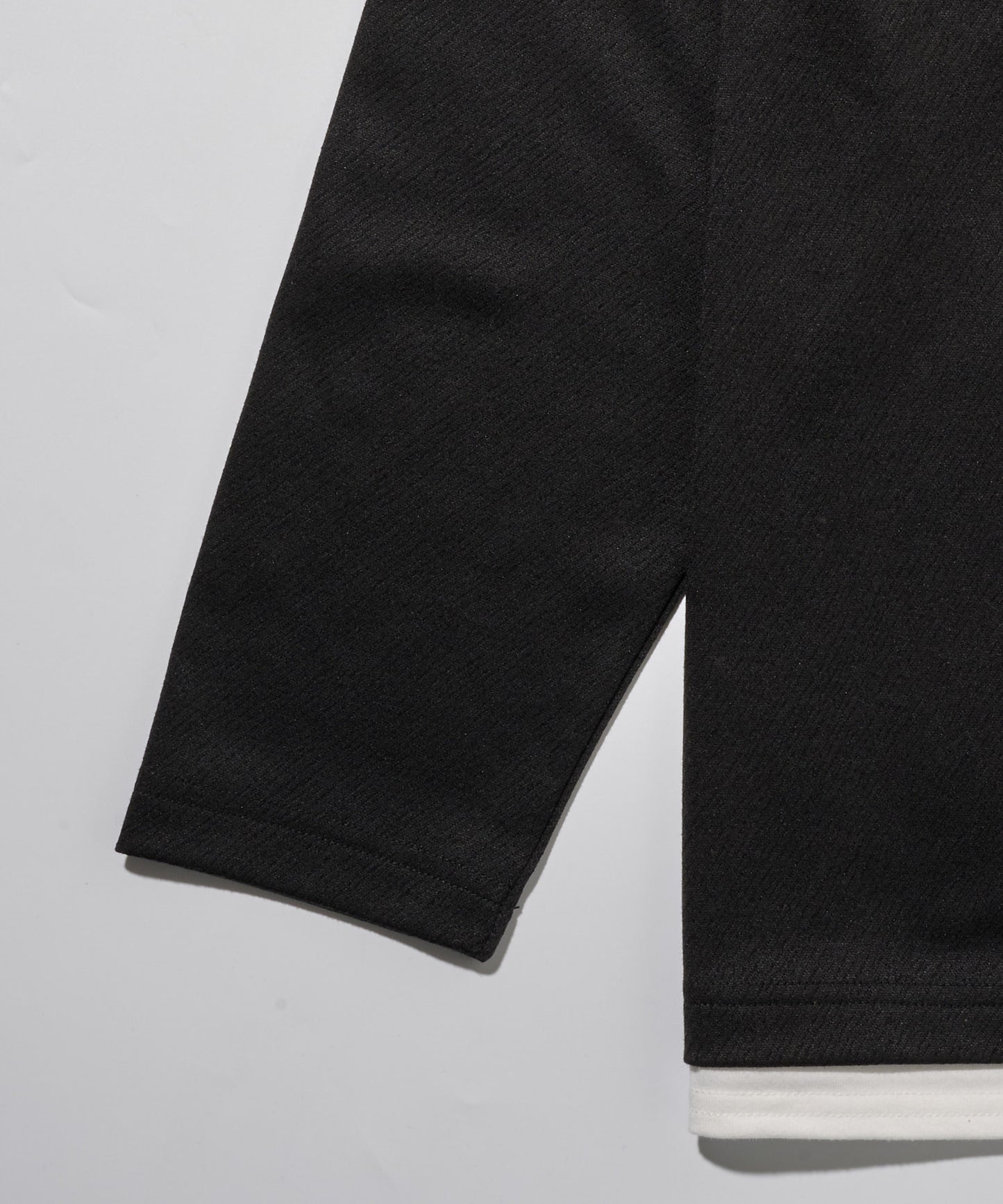 ジャガードダンボール フェイクレイヤード キーネックプルオーバー