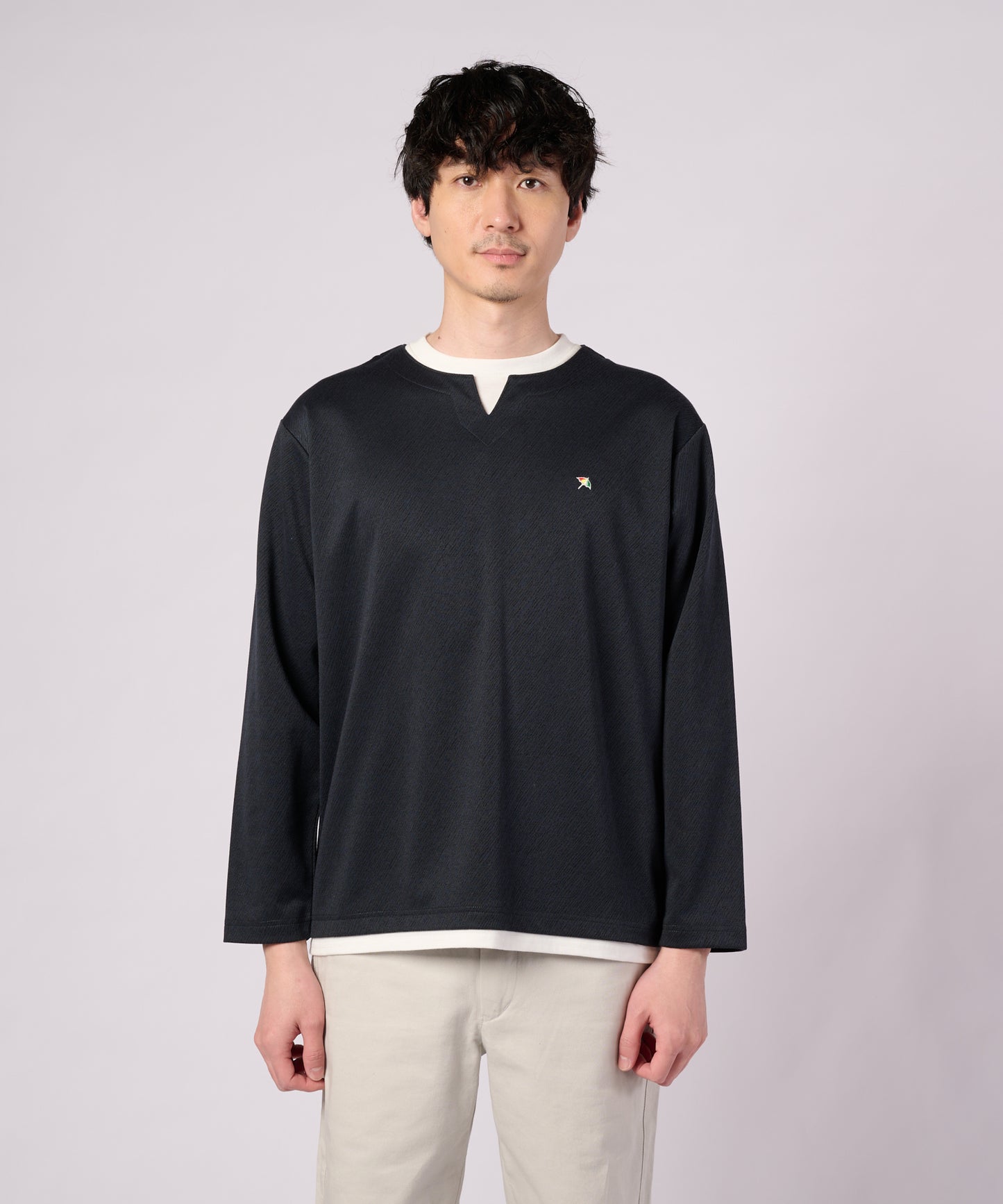 ジャガードダンボール フェイクレイヤード キーネックプルオーバー