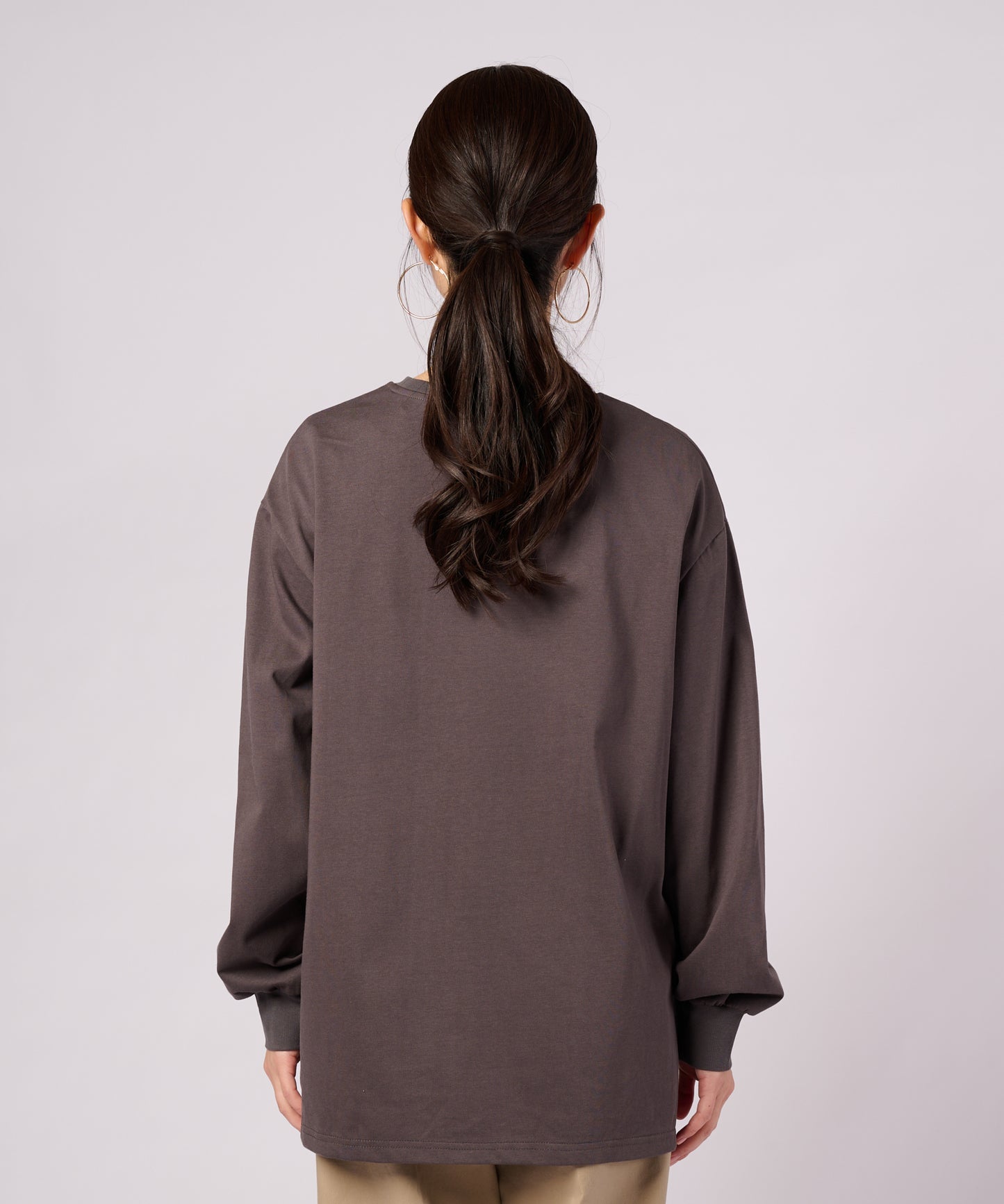 【ポイントUP対象】ロゴグラフィック ロングスリーブTシャツ